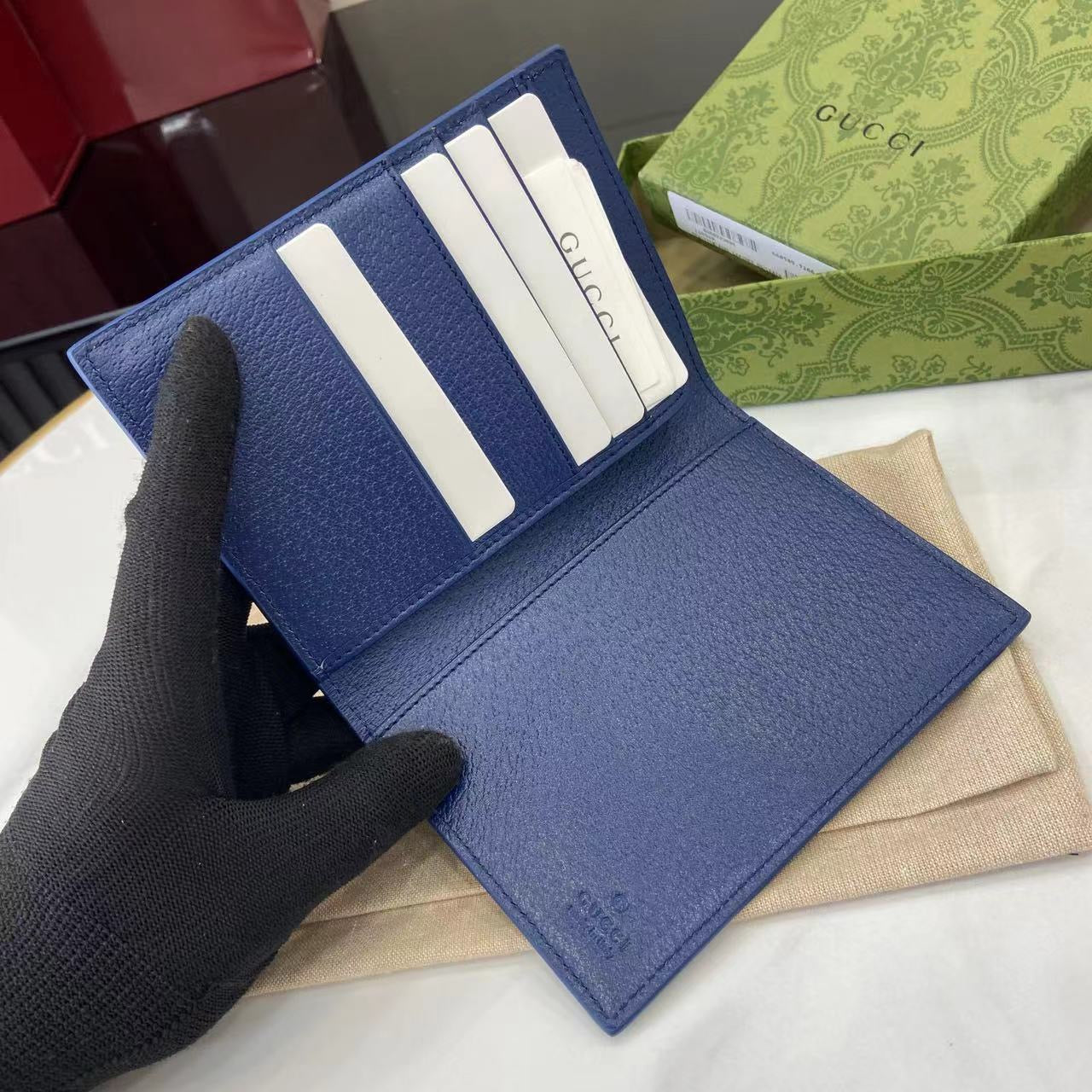 구찌 GG 여권 케이스