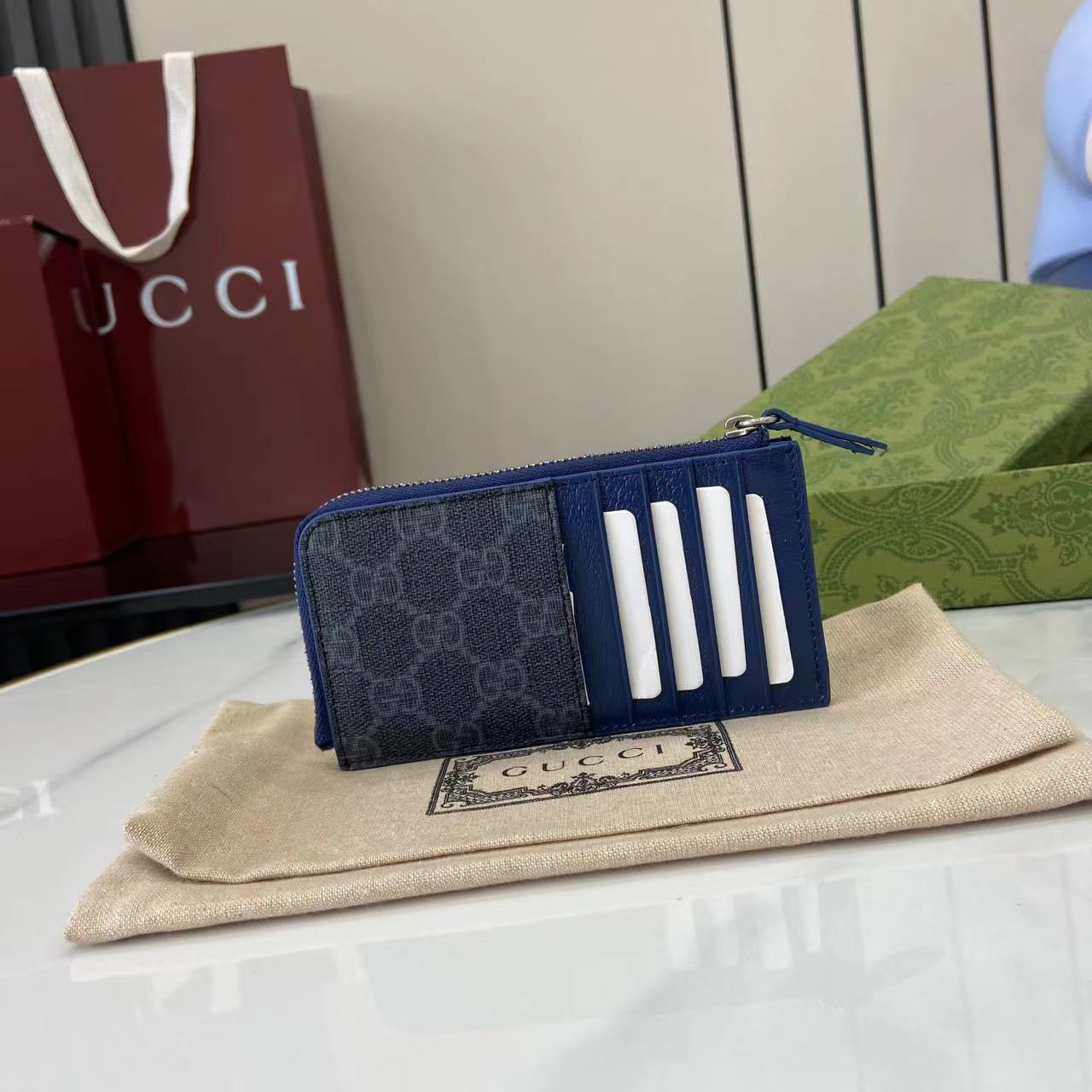 구찌 GG 디테일 지퍼 카드 지갑