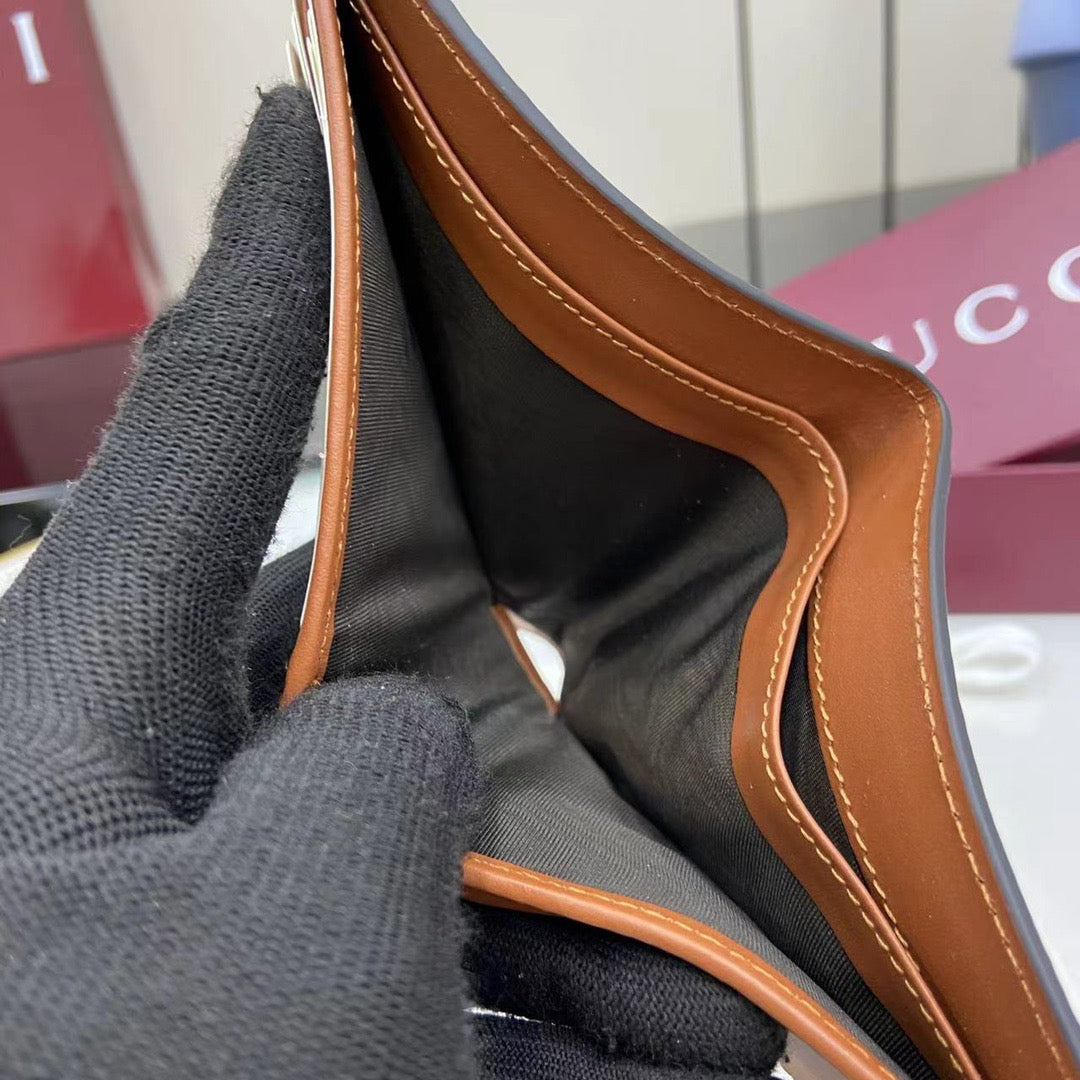 구찌 GG 엠블럼 반지갑