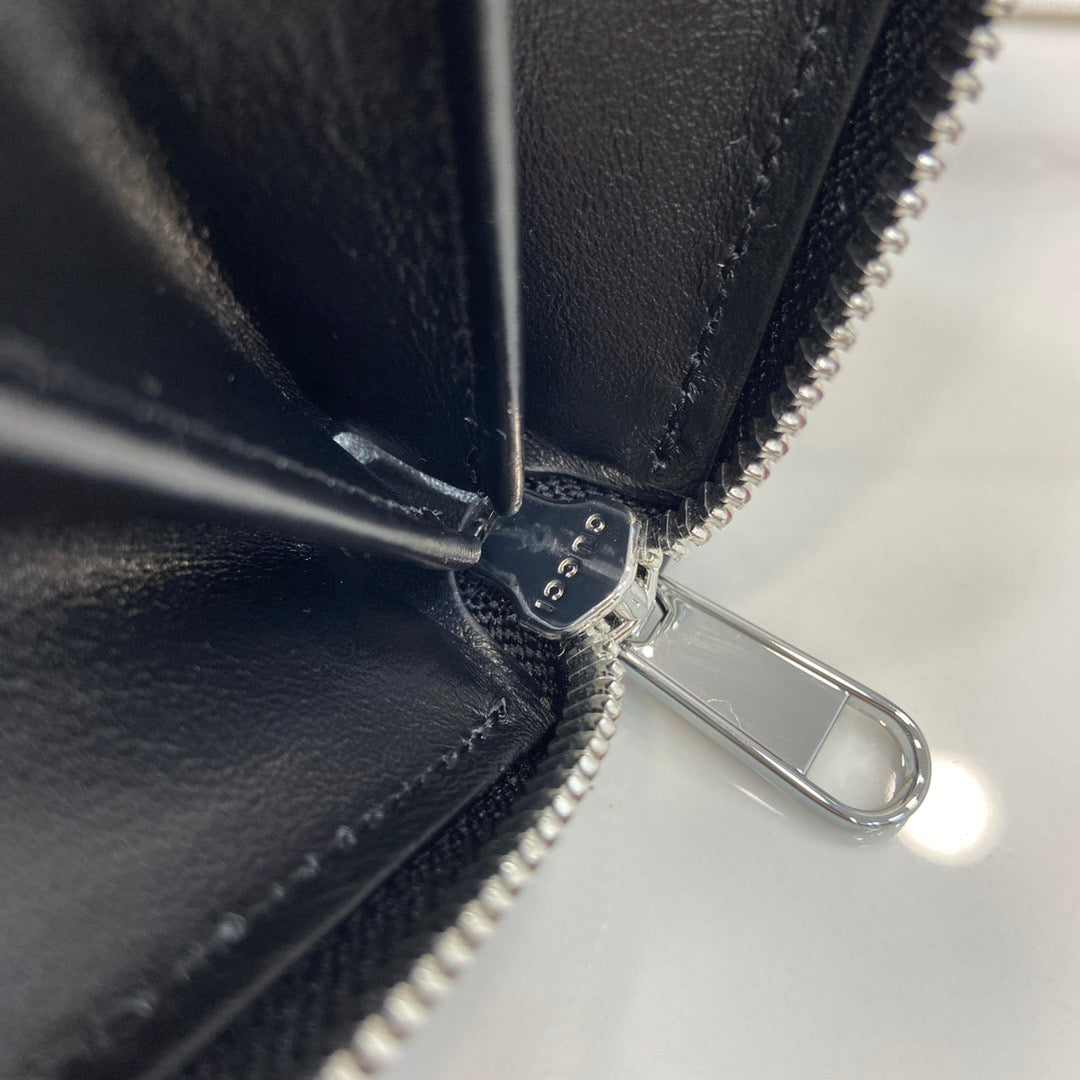 구찌 레더 점보 GG 지퍼 지갑