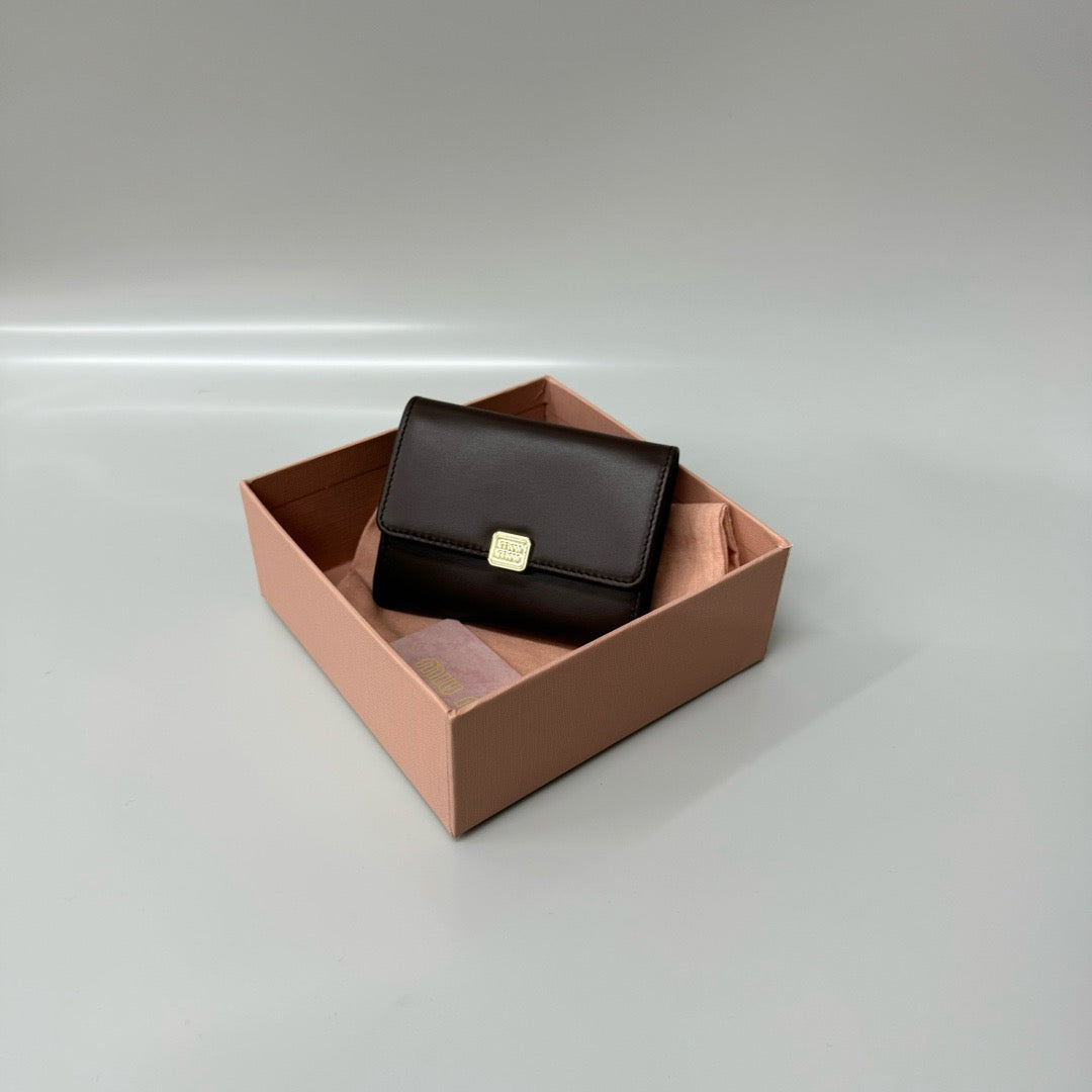 미우미우 로고 레더 반지갑