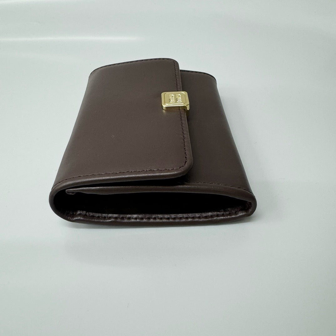 미우미우 로고 레더 반지갑