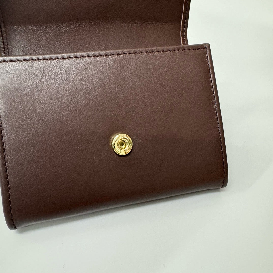 미우미우 로고 레더 반지갑