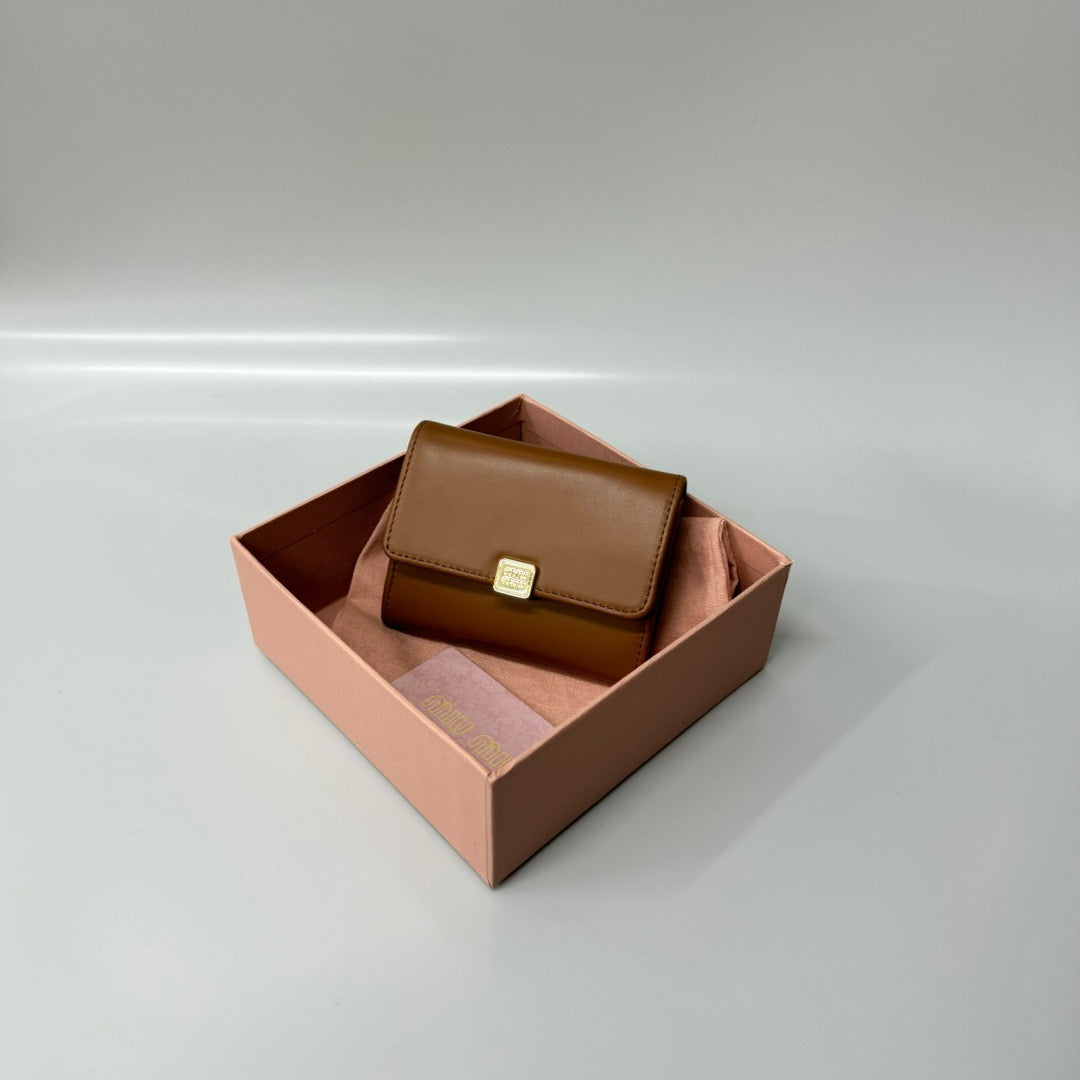 미우미우 로고 레더 반지갑