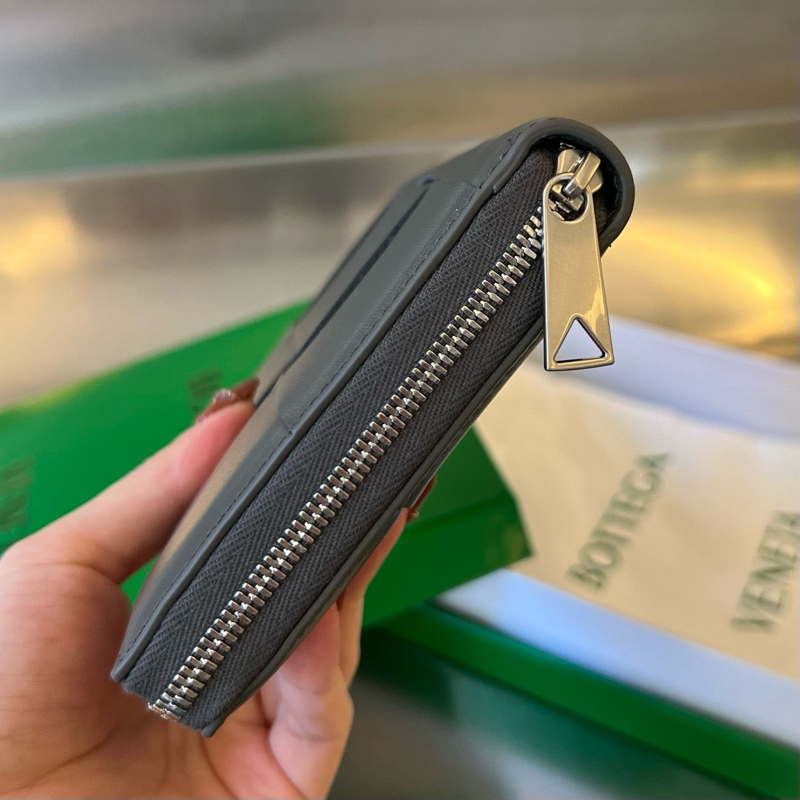 보테가 베네타 지퍼 어라운드 카세트 장지갑