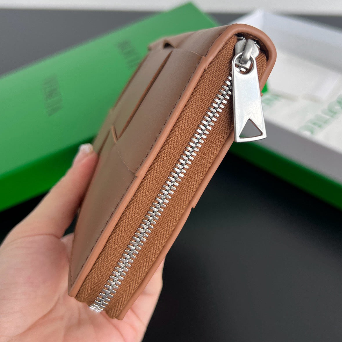 보테가 베네타 지퍼 어라운드 카세트 장지갑