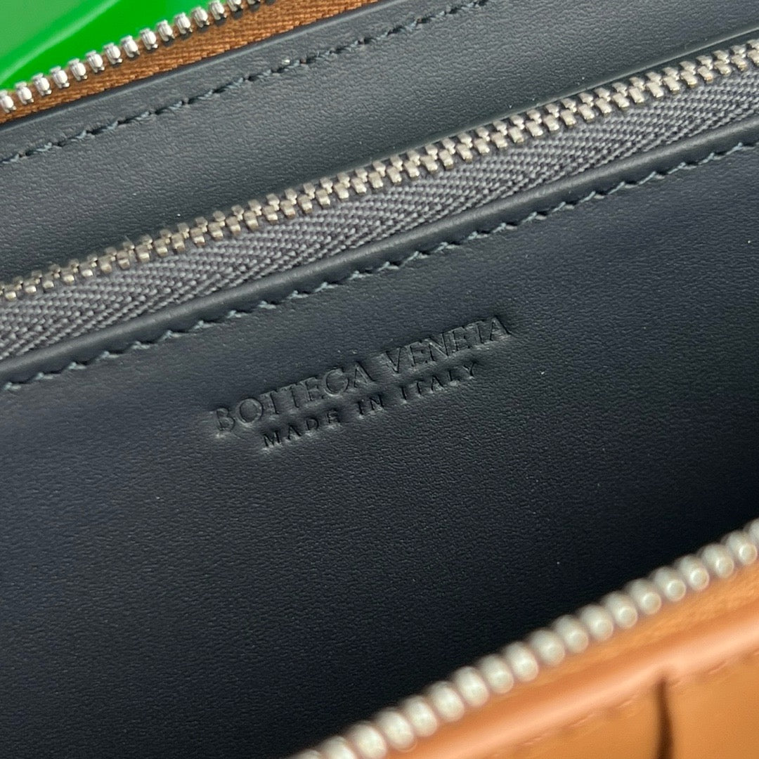 보테가 베네타 지퍼 어라운드 카세트 장지갑