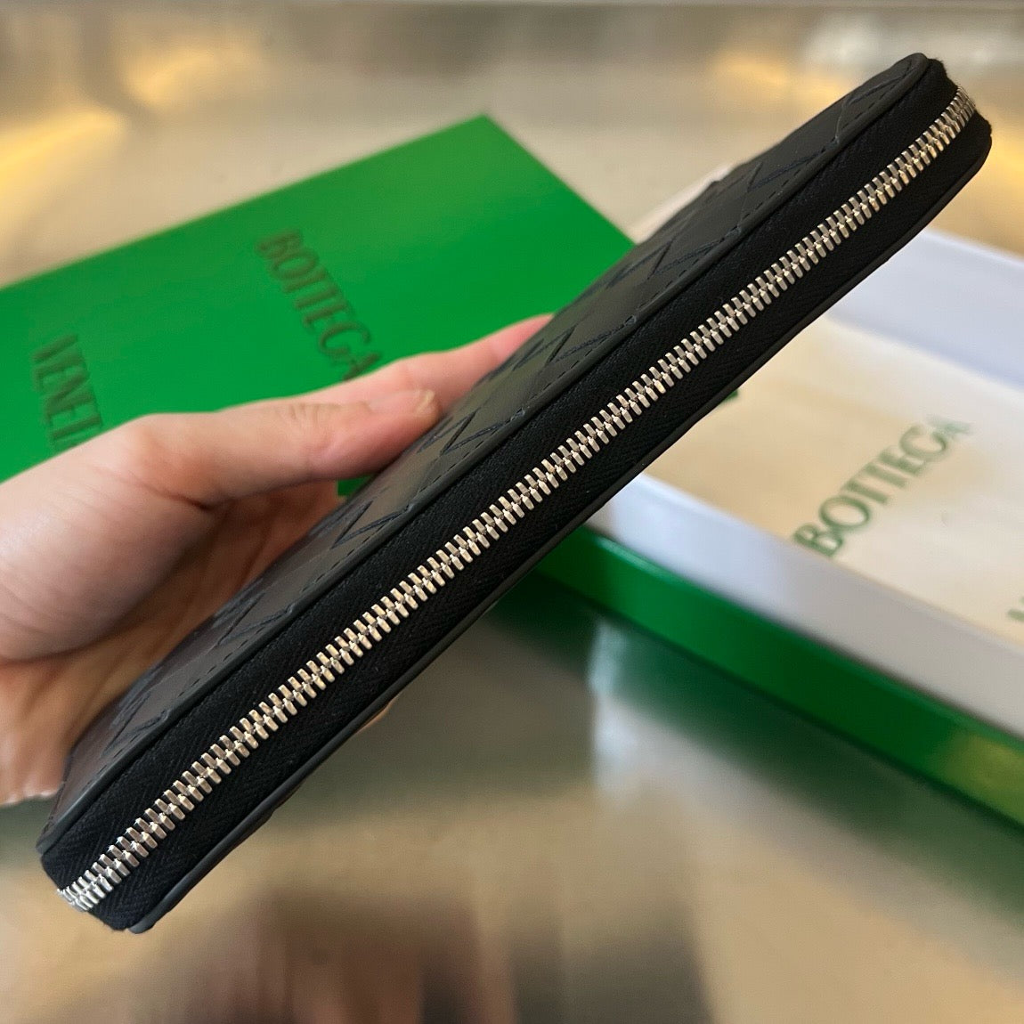 보테가 베네타 인트레치아토 지퍼 투톤 장지갑