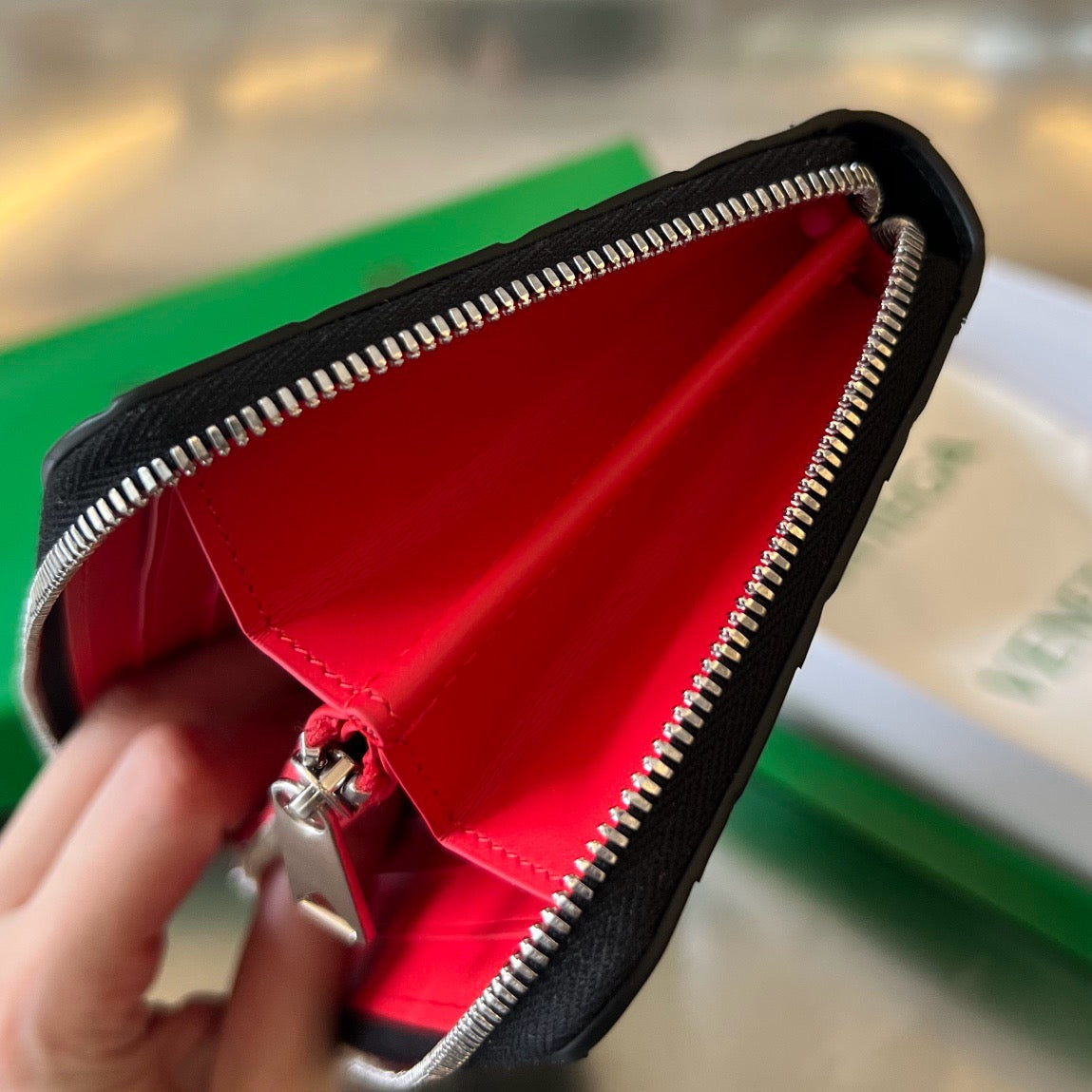 보테가 베네타 인트레치아토 지퍼 투톤 장지갑