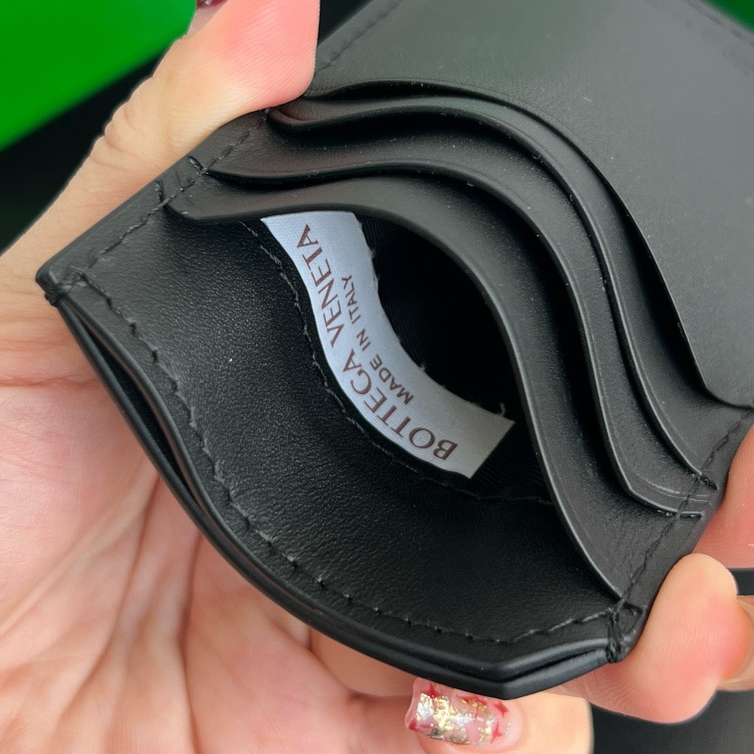 보테가 베네타 인트레치아토 버티컬 카드 홀더