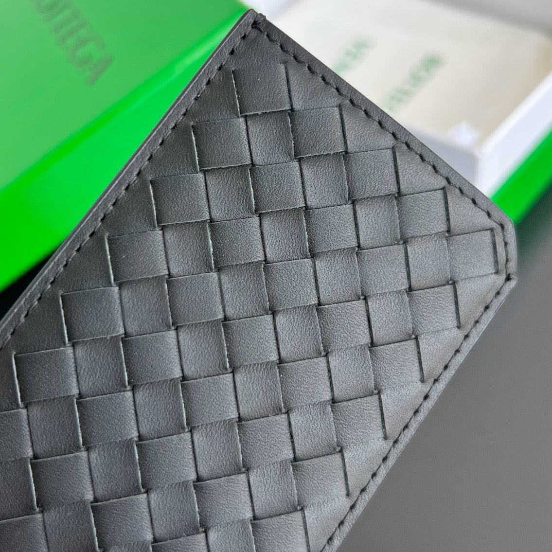 보테가 베네타 인트레치아토 버티컬 카드 홀더