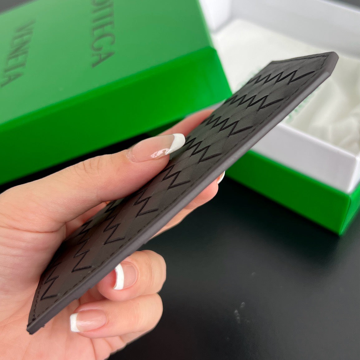 보테가 베네타 인트레치아토 버티컬 카드 홀더