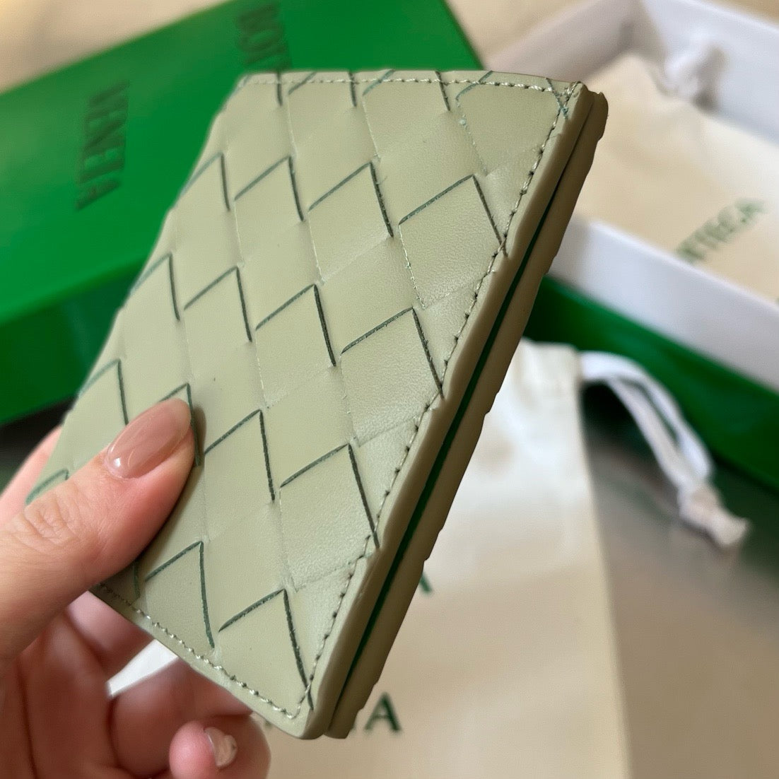 보테가 베네타 인트레치아토 슬림 투톤 반지갑