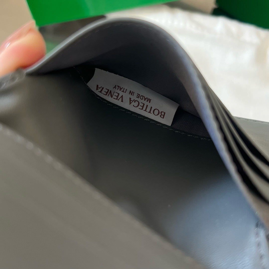 보테가 베네타 인트레치아토 슬림 반지갑