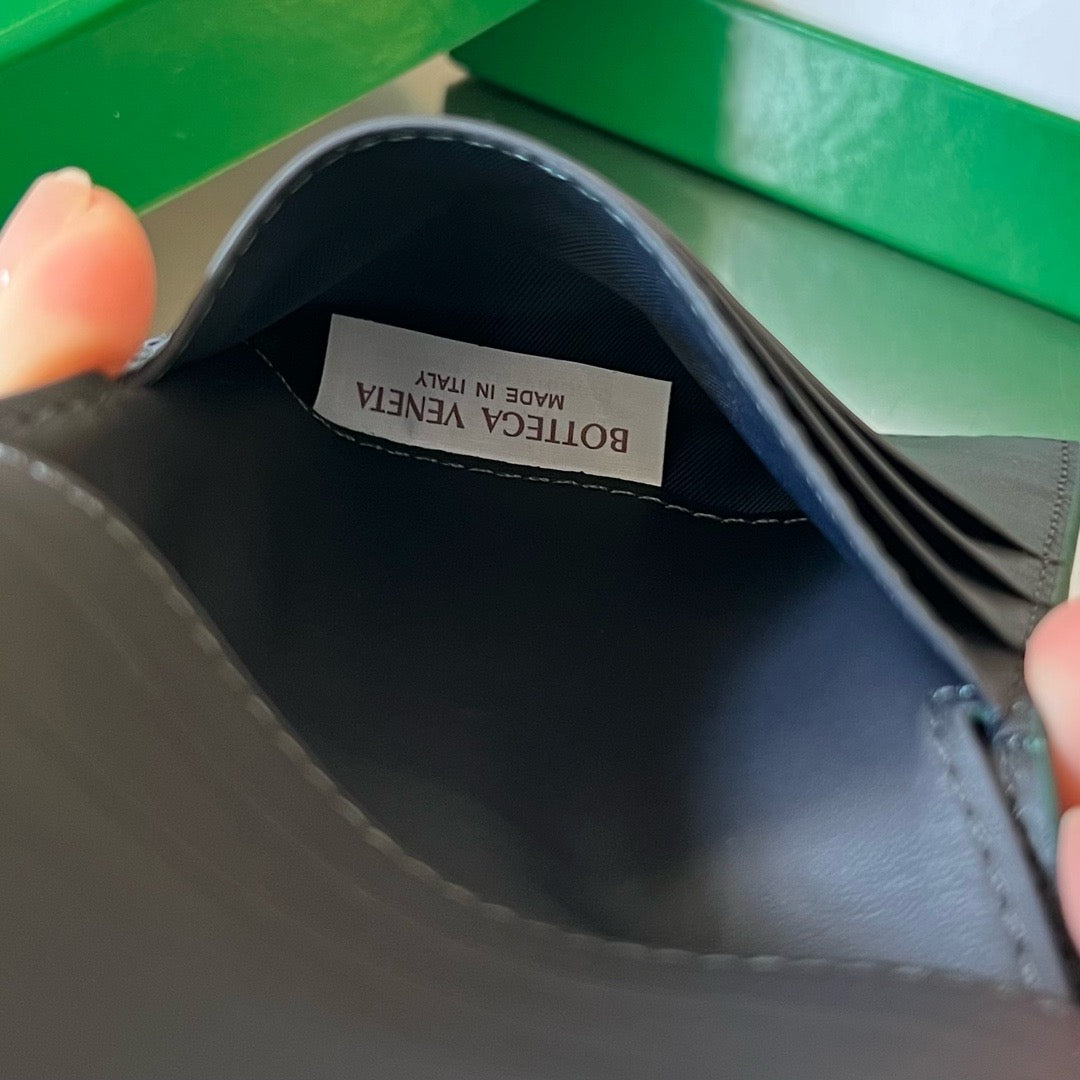 보테가 베네타 인트레치아토 슬림 반지갑