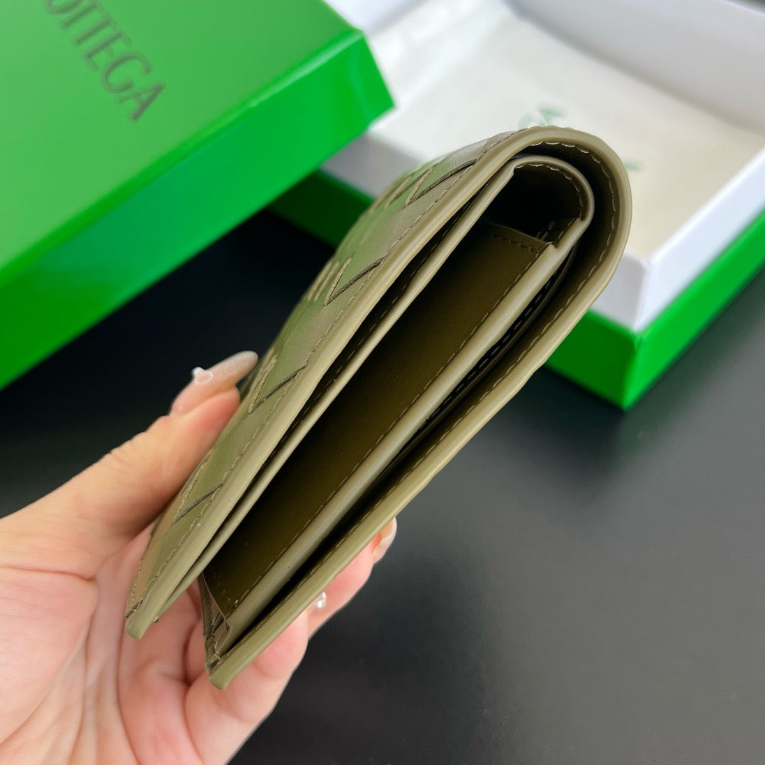 보테가 베네타 인트레치아토 코인 반지갑