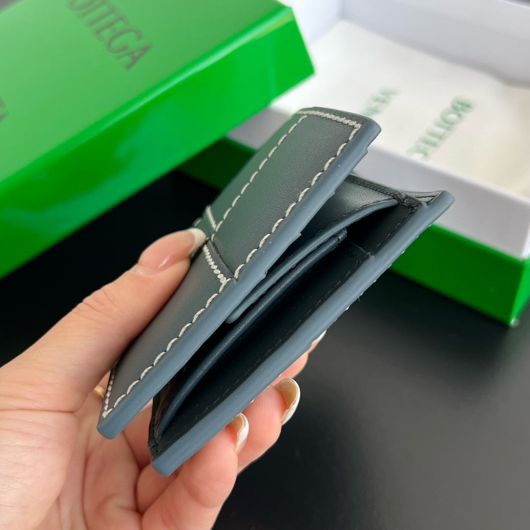 보테가 베네타 맥시 카세트 반지갑 스티치