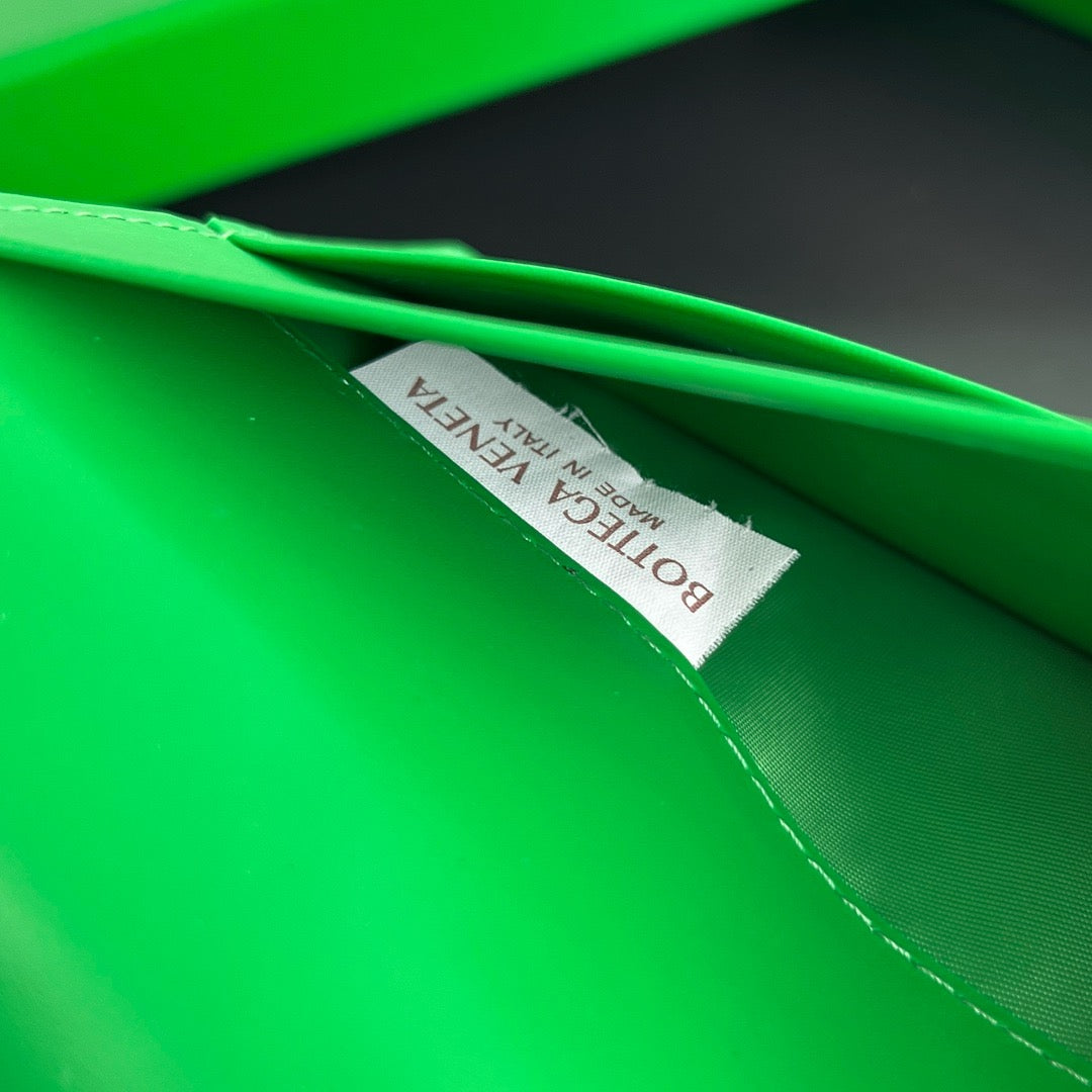 보테가 베네타 인트레치아토 지퍼 카드 장지갑