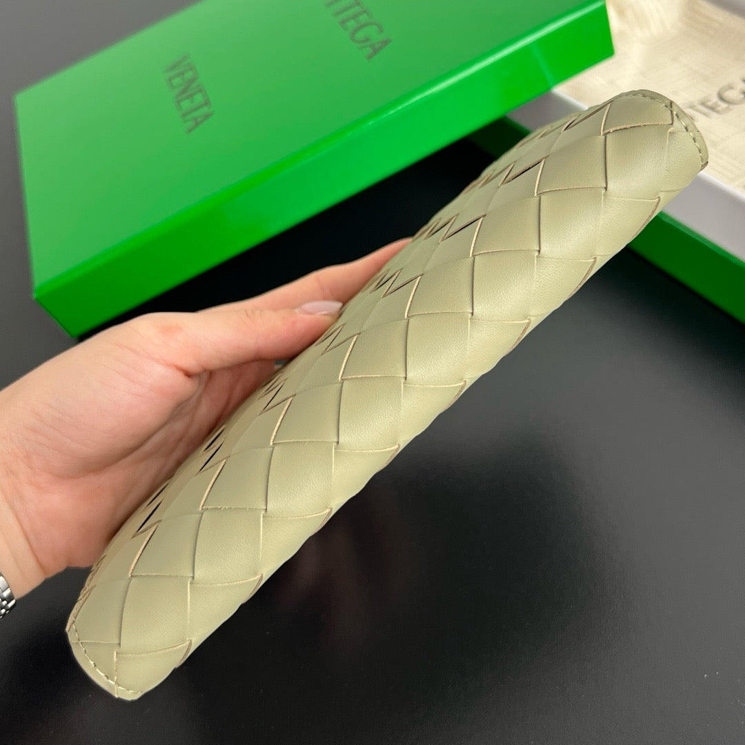 보테가 베네타 인트레치아토 지퍼 카드 장지갑