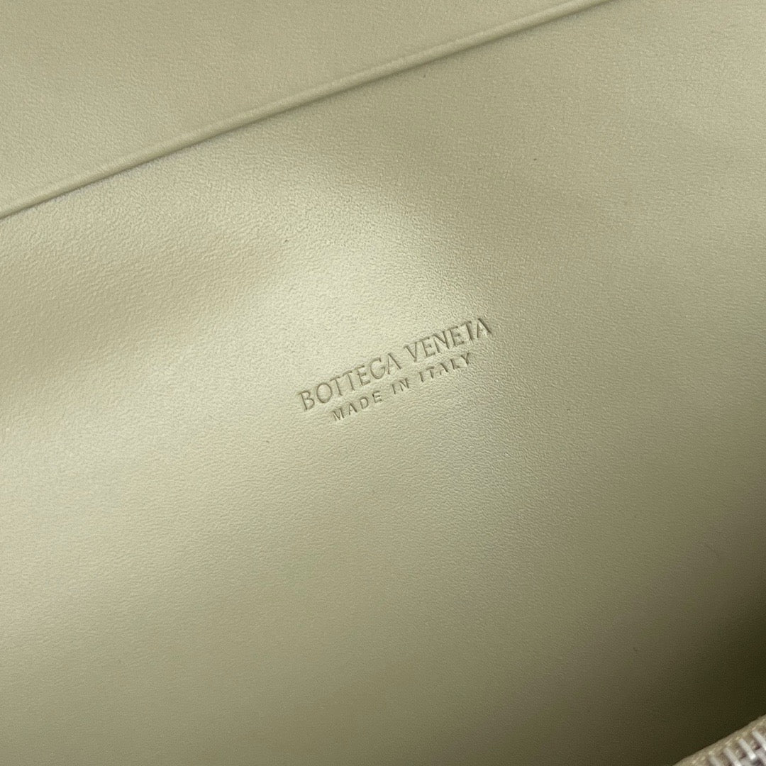 보테가 베네타 인트레치아토 지퍼 카드 장지갑