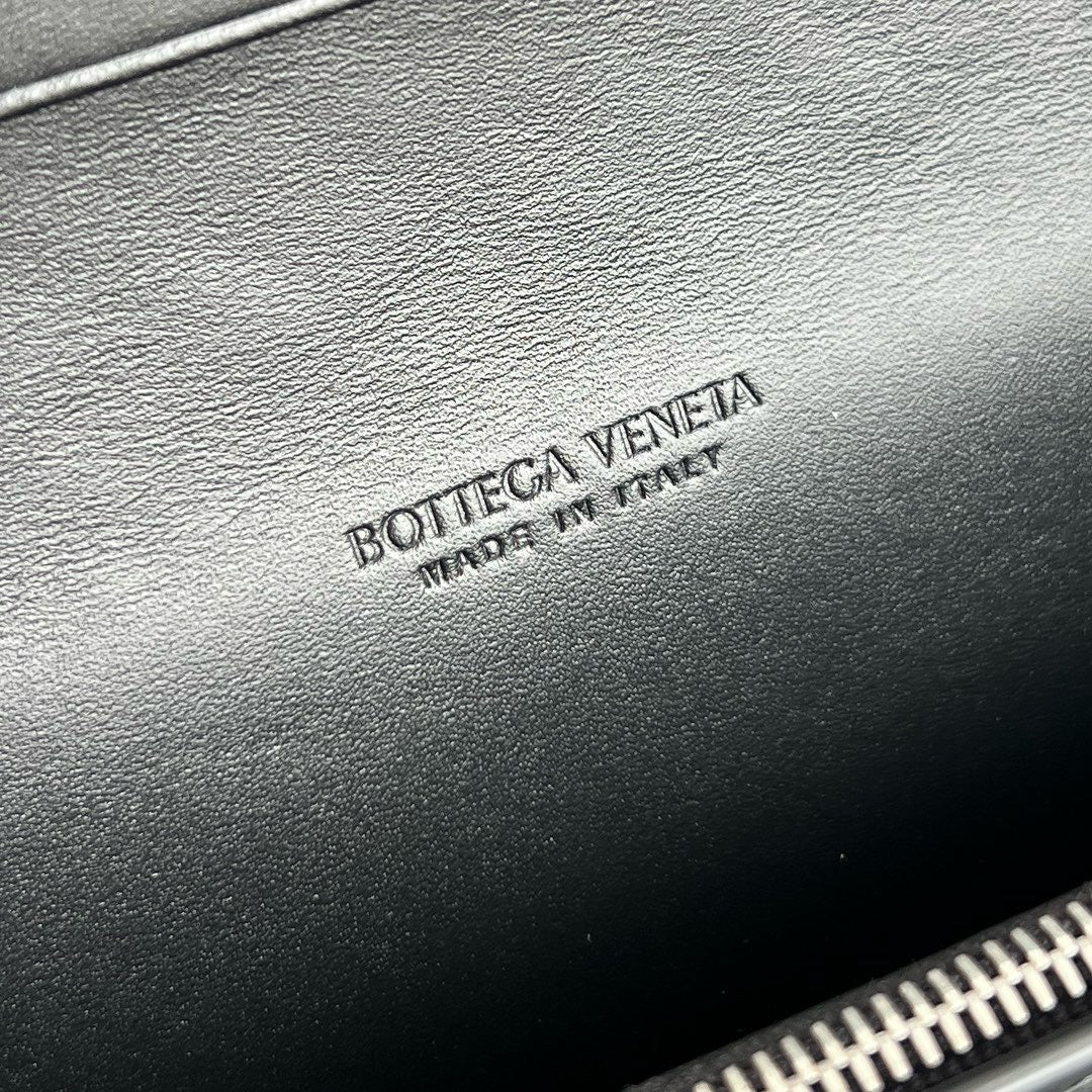 보테가 베네타 인트레치아토 지퍼 카드 장지갑