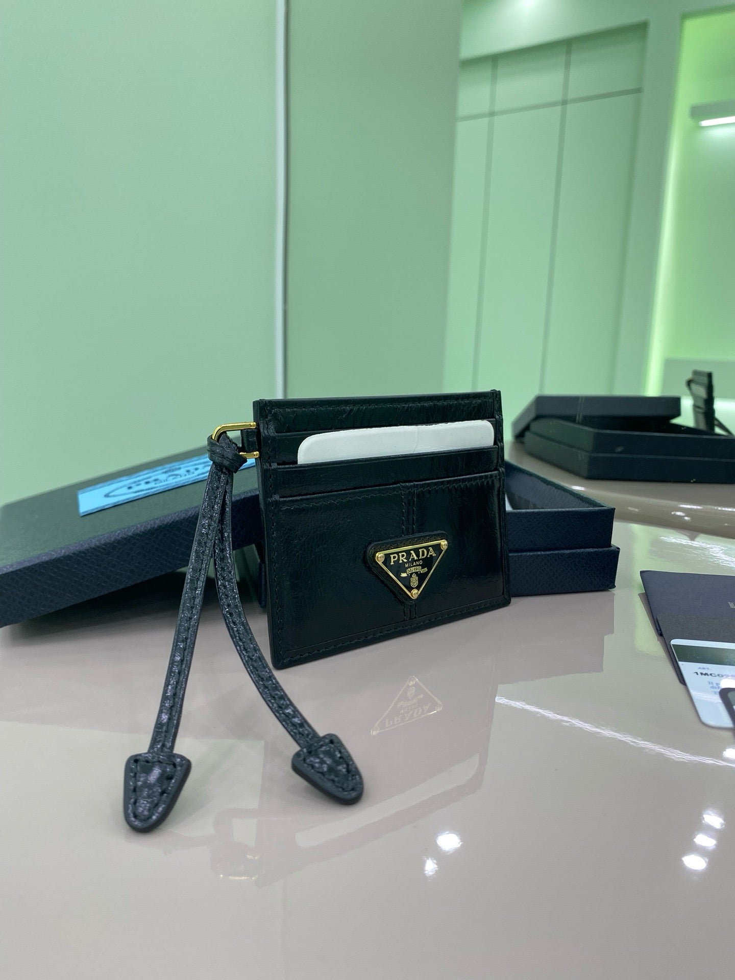 프라다 소프트 럭스 카드 지갑