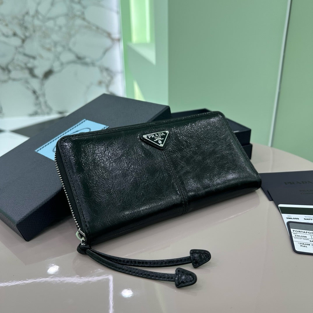 프라다 소프트 럭스 지퍼 장지갑