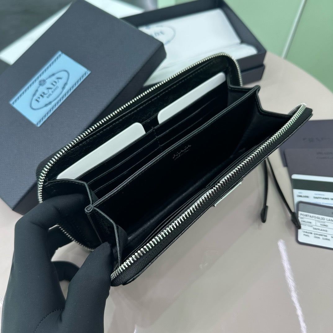프라다 소프트 럭스 지퍼 장지갑