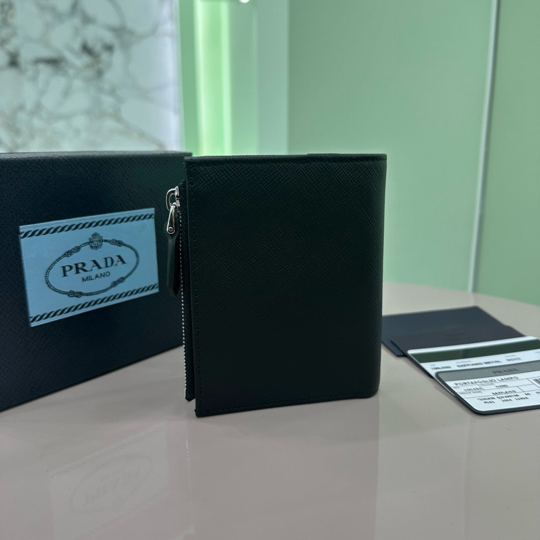 프라다 사피아노 레더 지퍼 반지갑