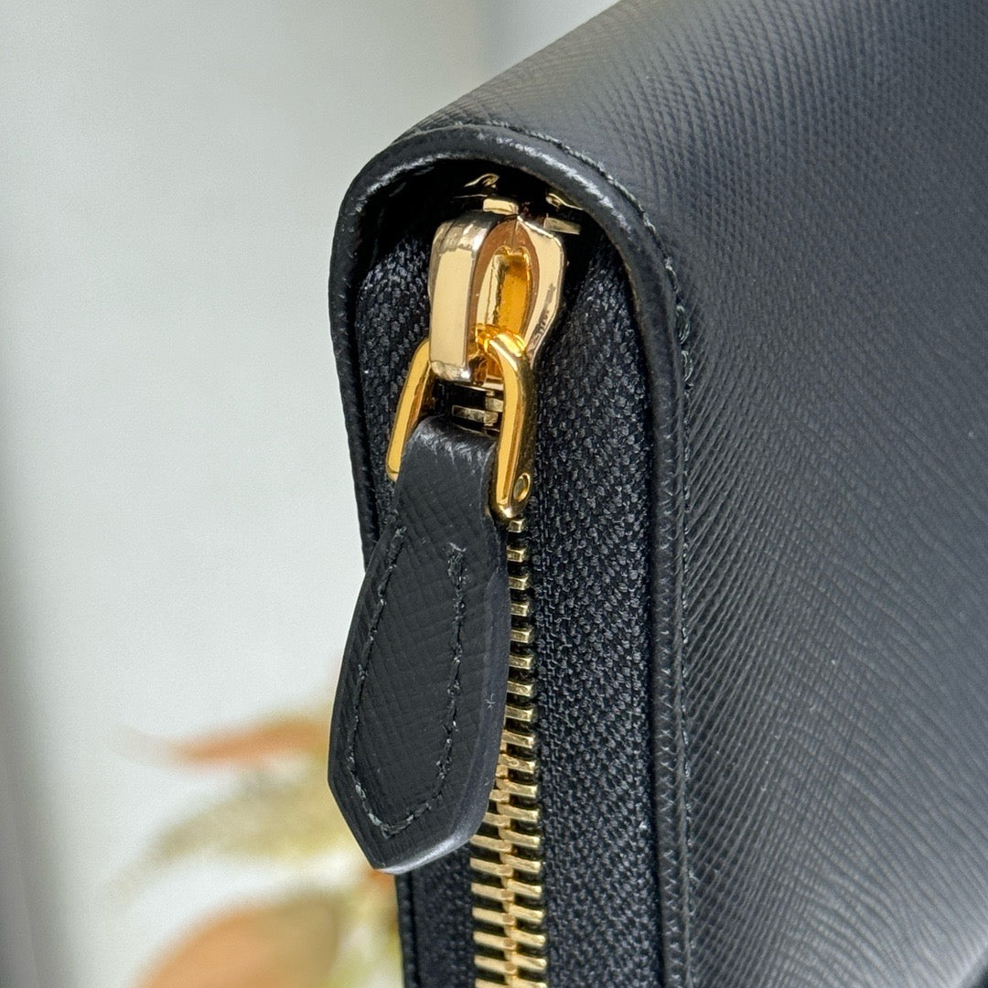 프라다 비텔로 지퍼 장지갑