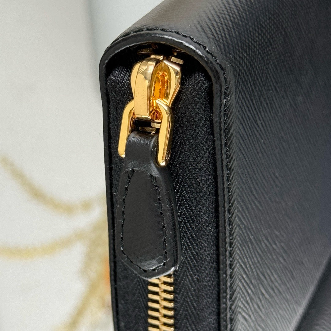 프라다 비텔로 지퍼 장지갑