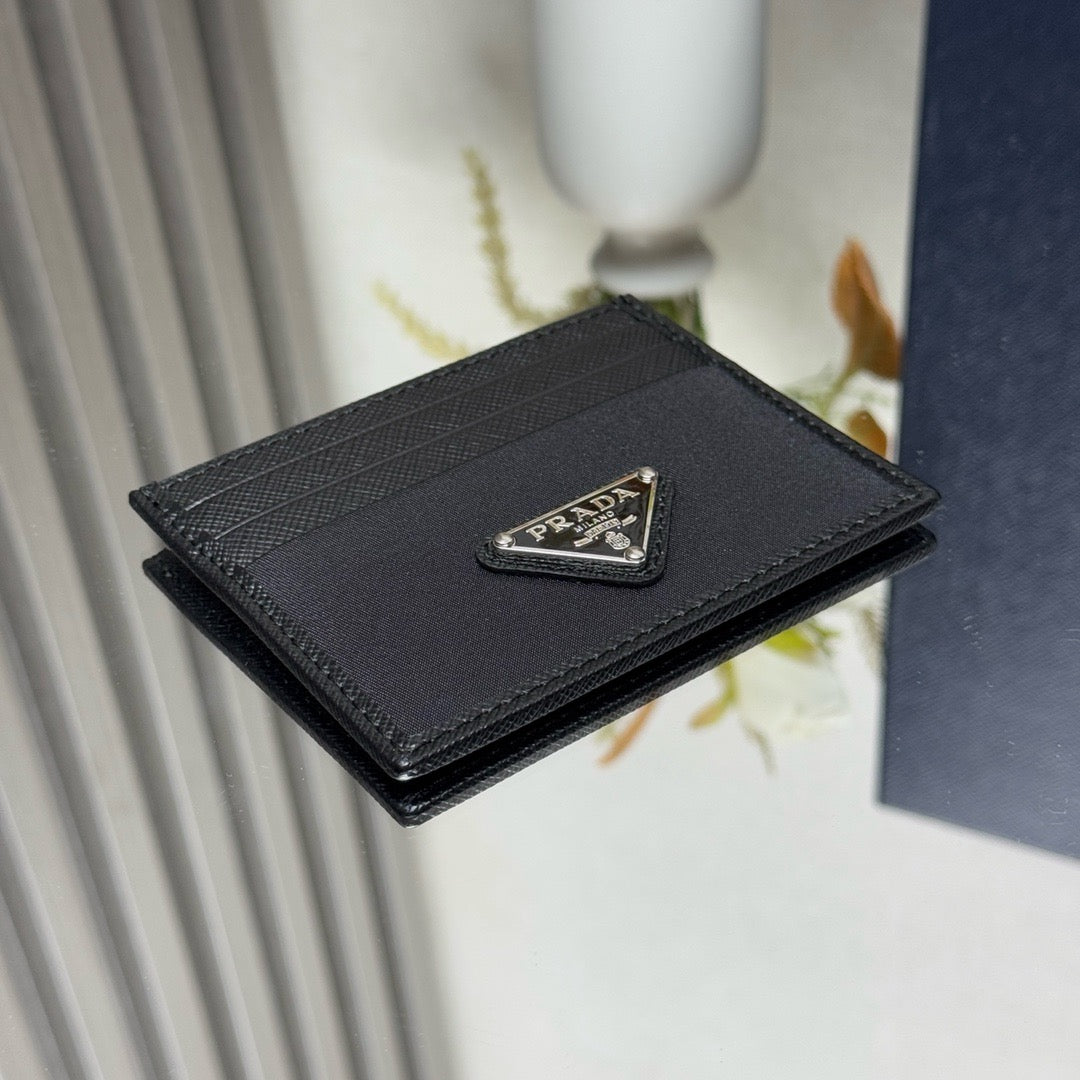 프라다 삼각로고 아이코닉 카드지갑