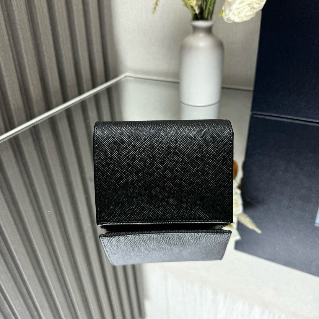 프라다 비텔로 사피아노 반지갑