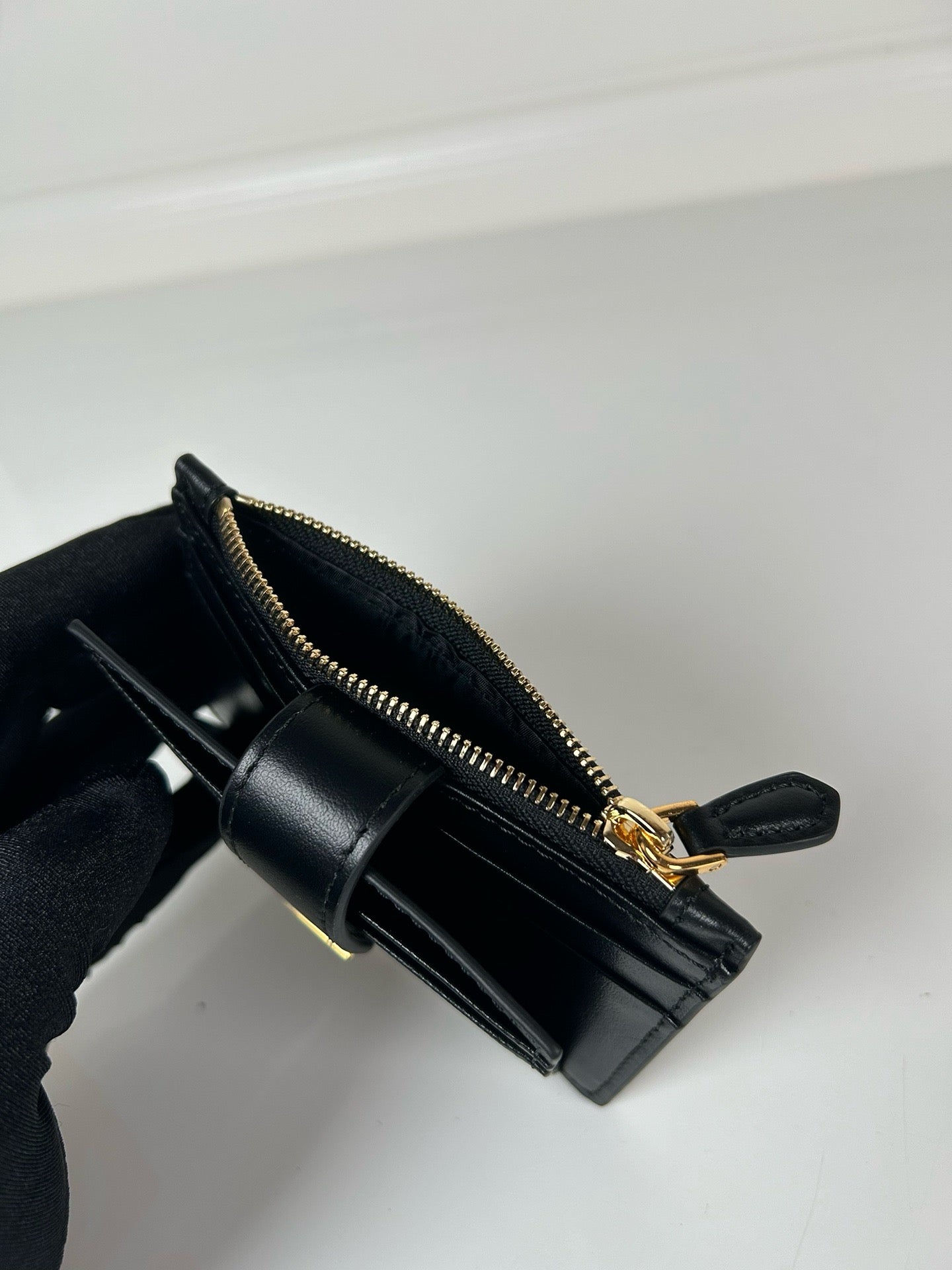 프라다 레더 카드 홀더