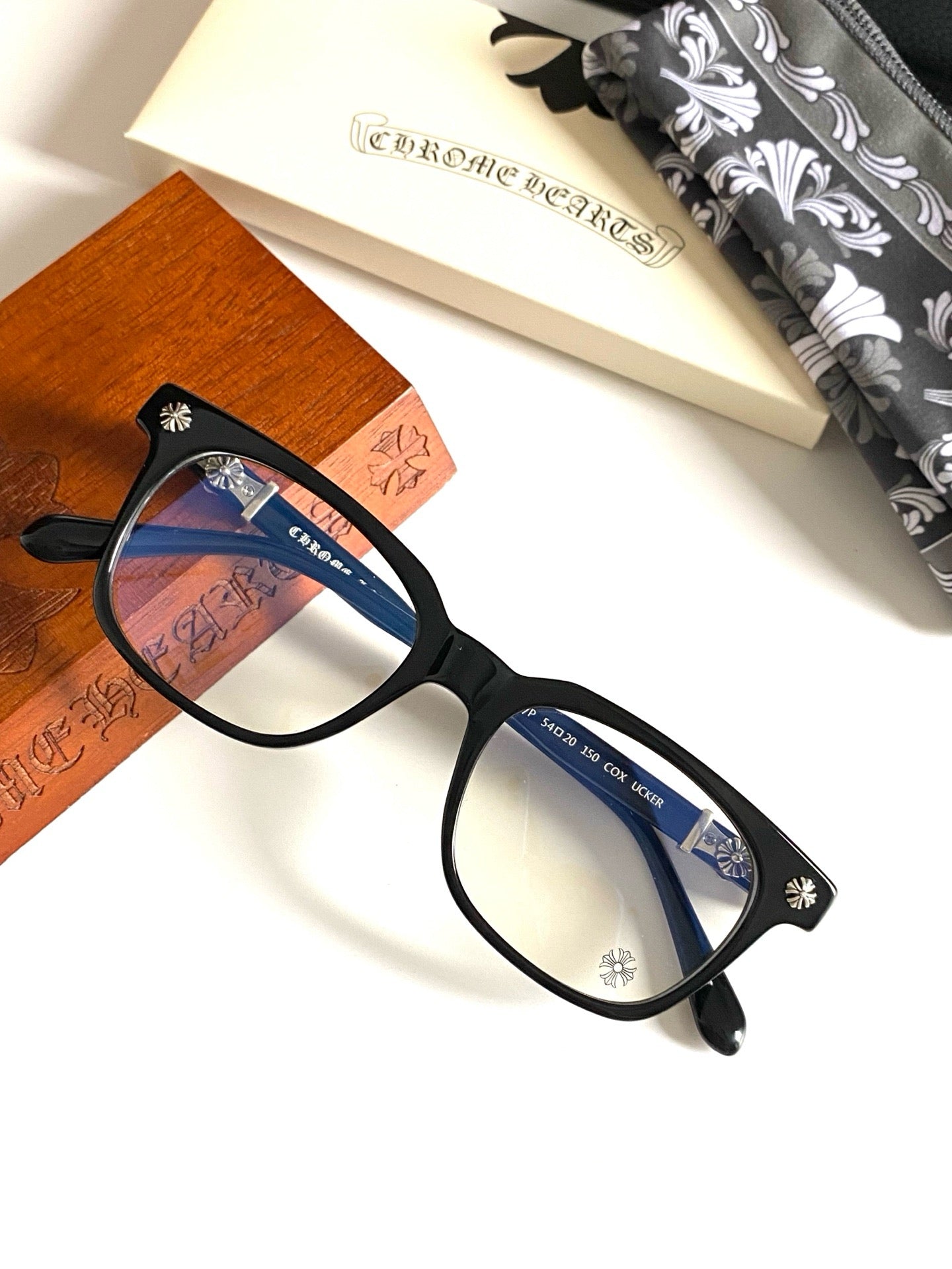 크롬하츠 콕스 어커