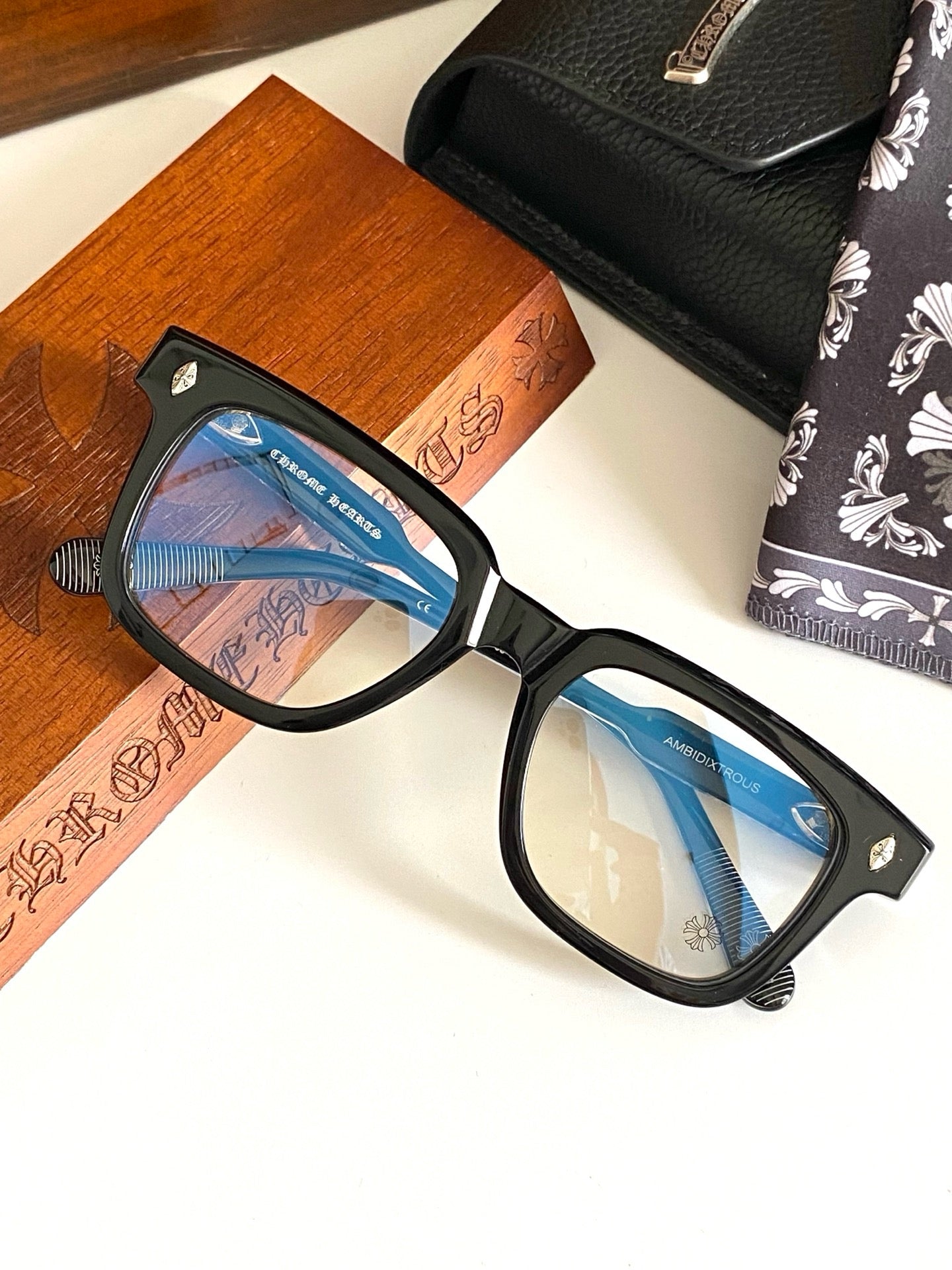 크롬하츠 엠비딕스트로우스