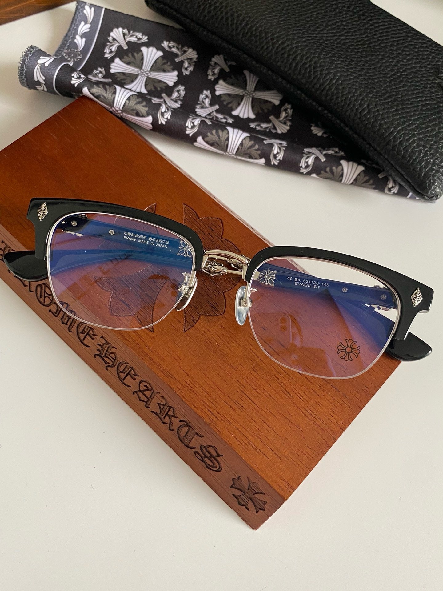 크롬하츠 에바질리스트