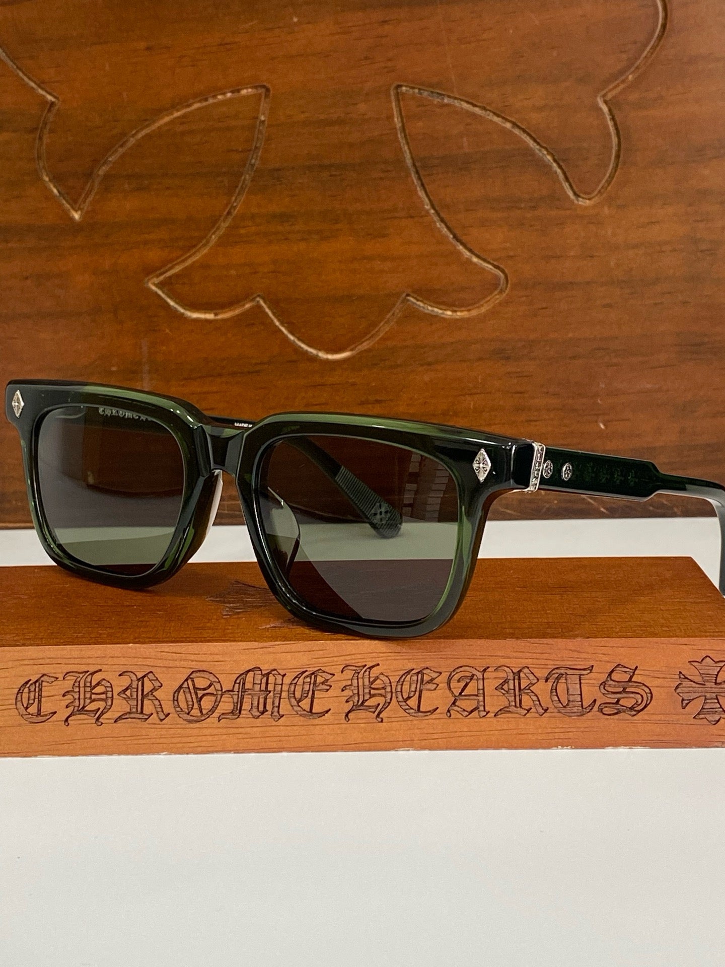 크롬하츠 엠비딕스트로우스 선글라스