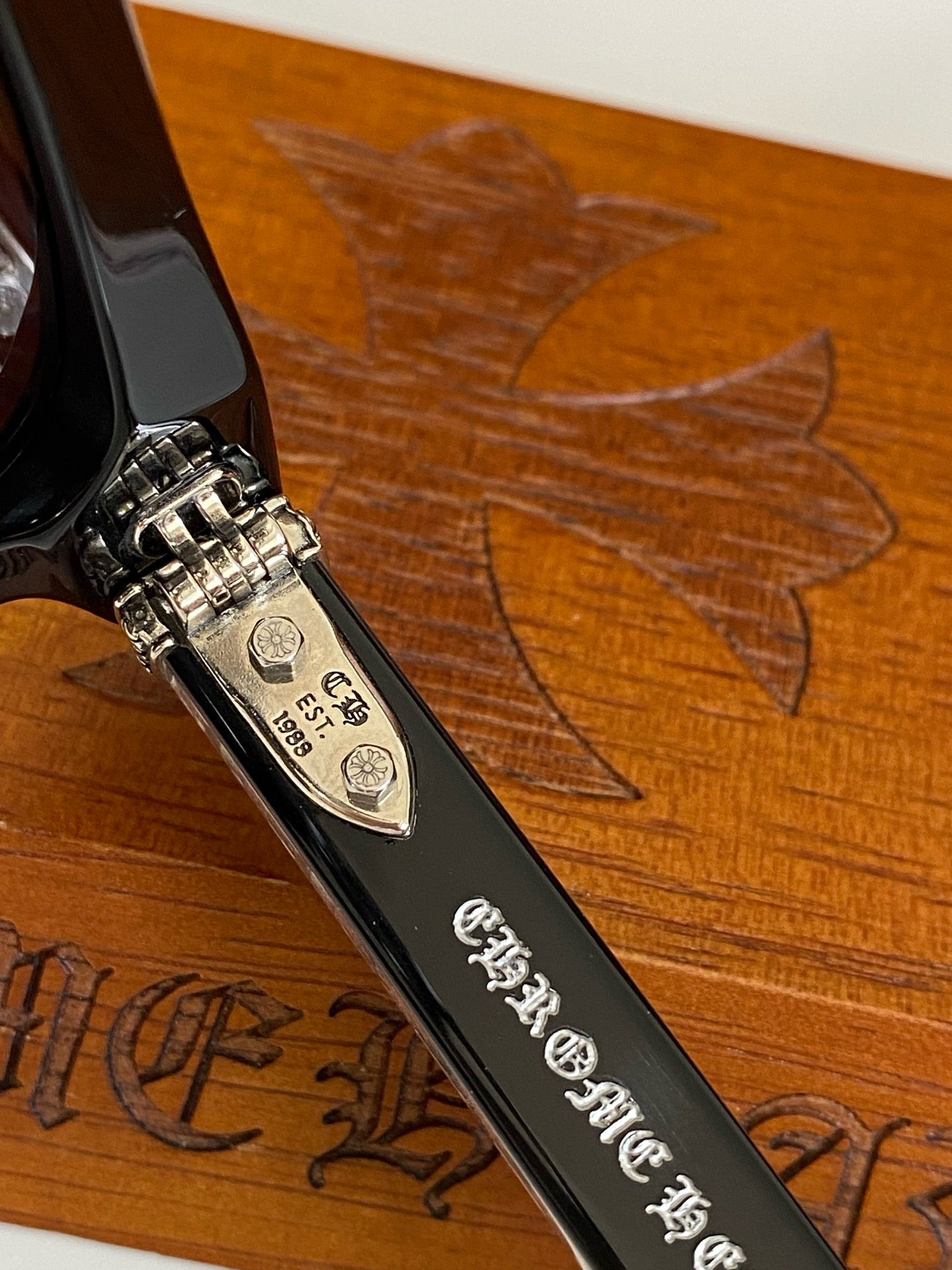 크롬하츠 엠비딕스트로우스 선글라스