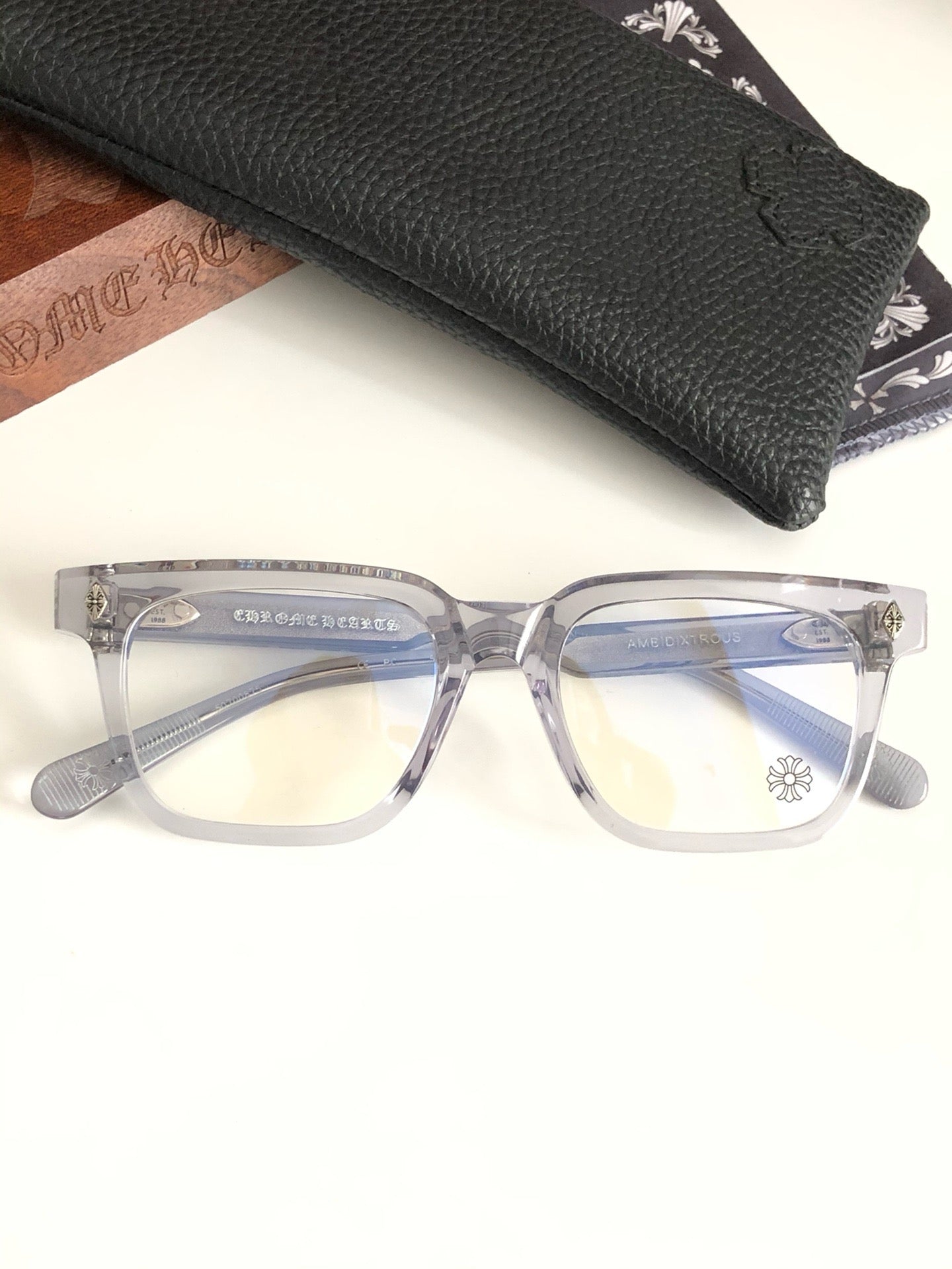 크롬하츠 엠비딕스트로우스