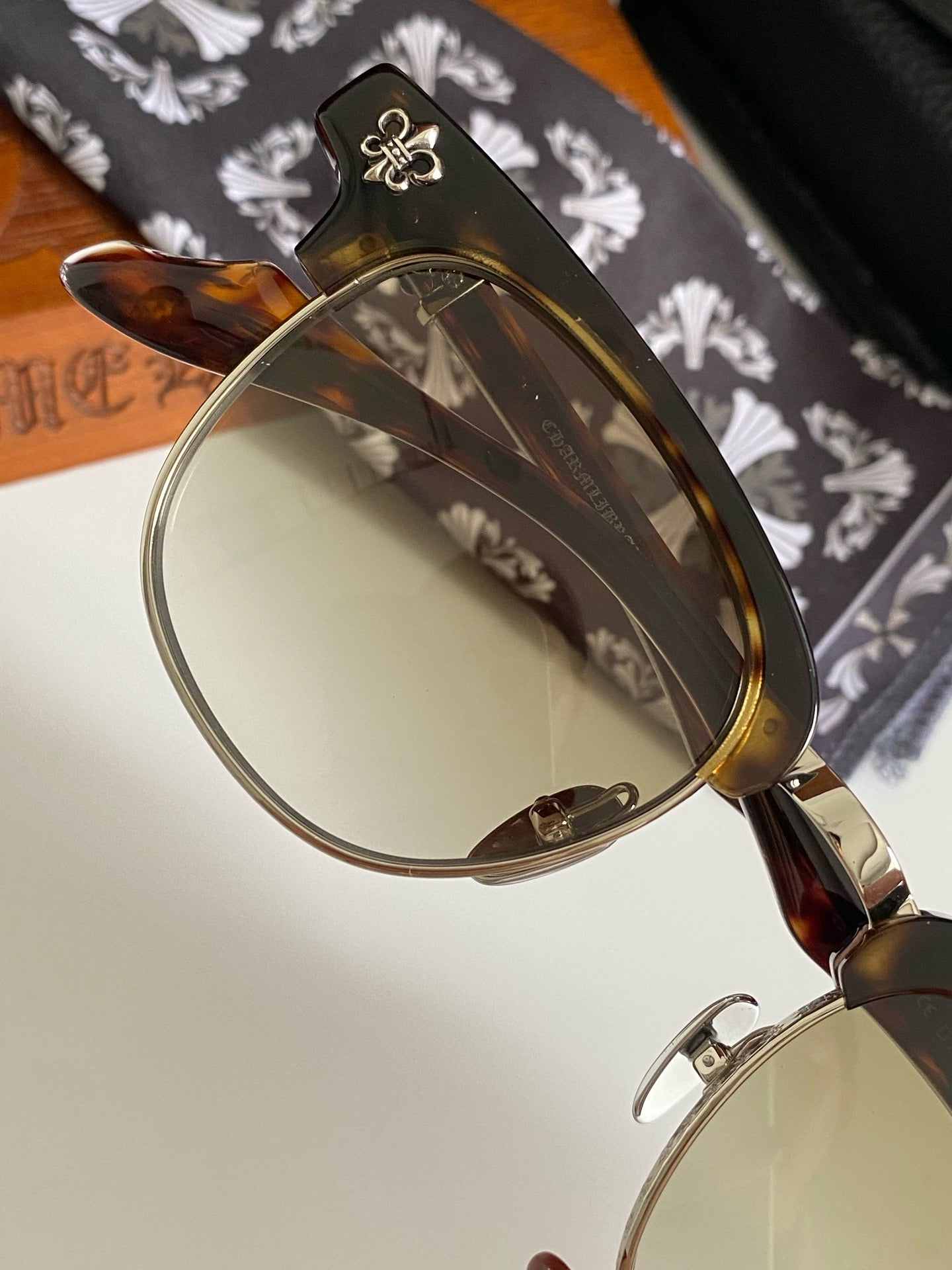 크롬하츠 선글라스