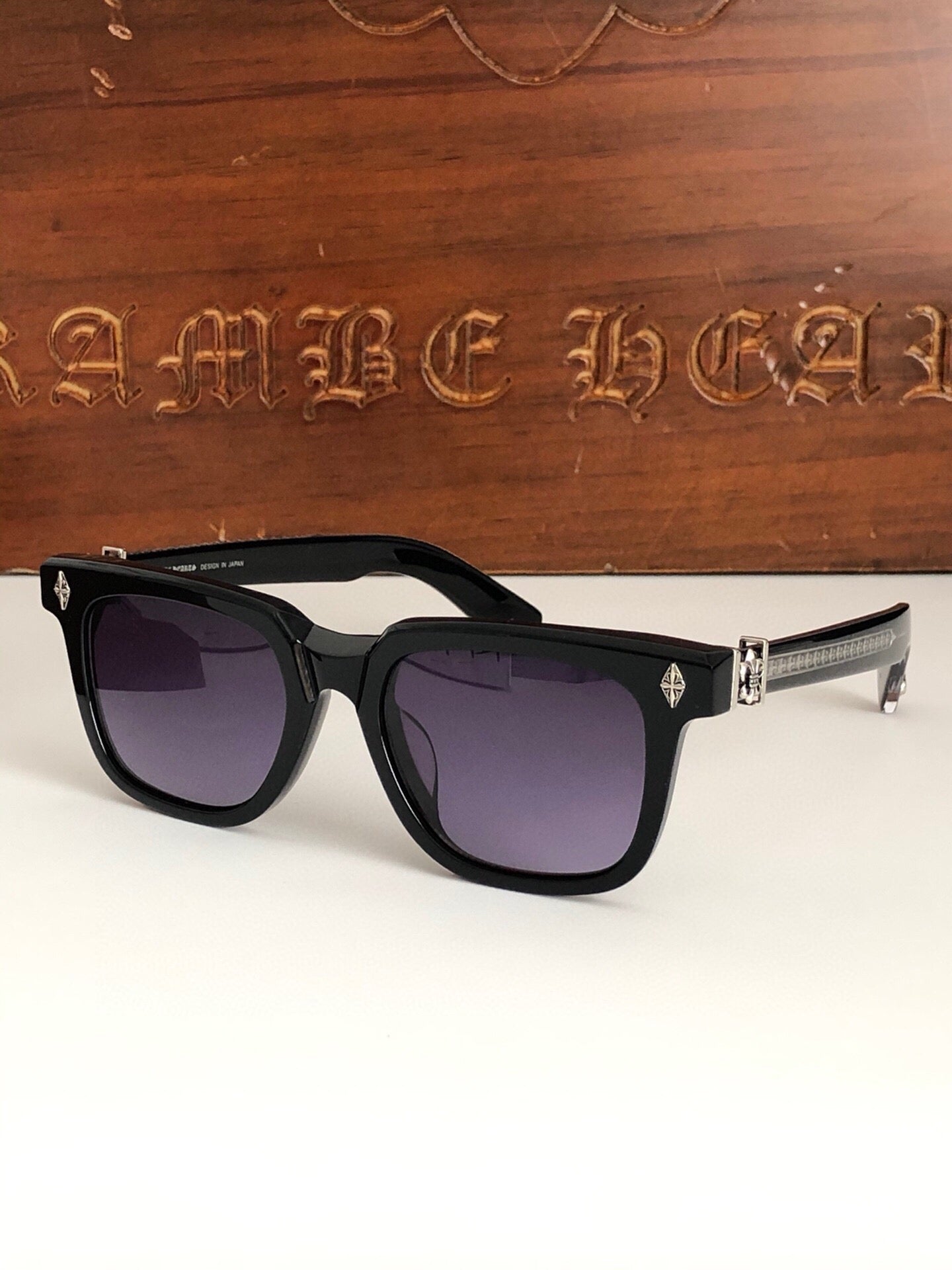 크롬하츠 엠비딕스트로우스 선글라스