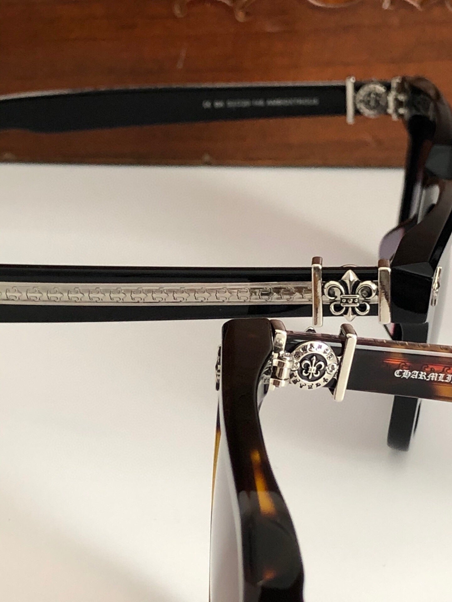 크롬하츠 엠비딕스트로우스 선글라스