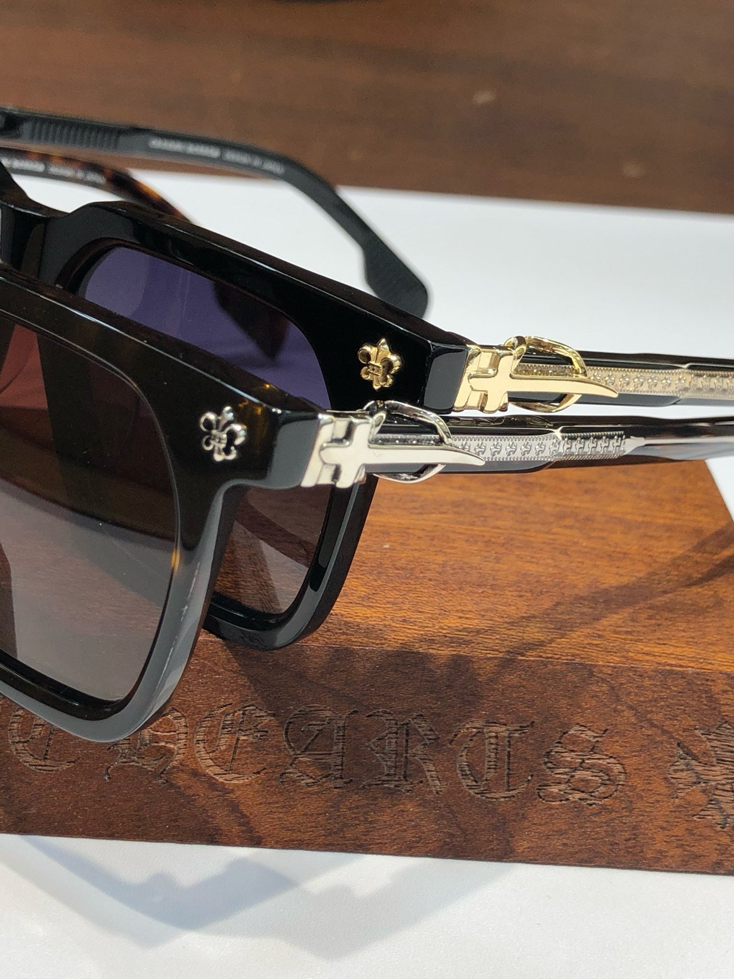 크롬하츠 선글라스