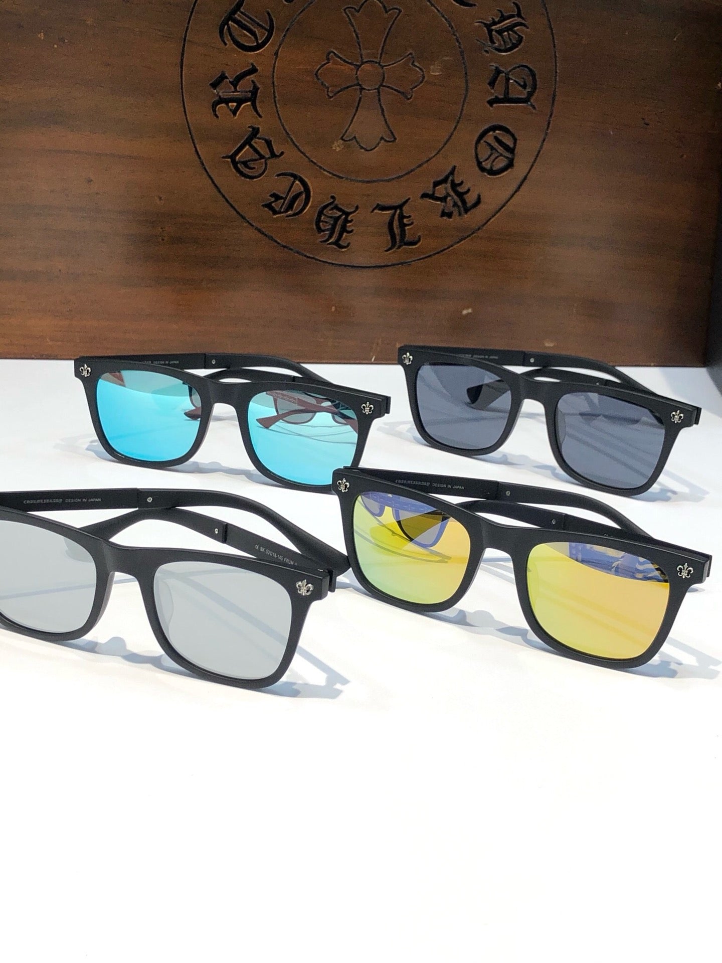 크롬하츠 플럼 선글라스