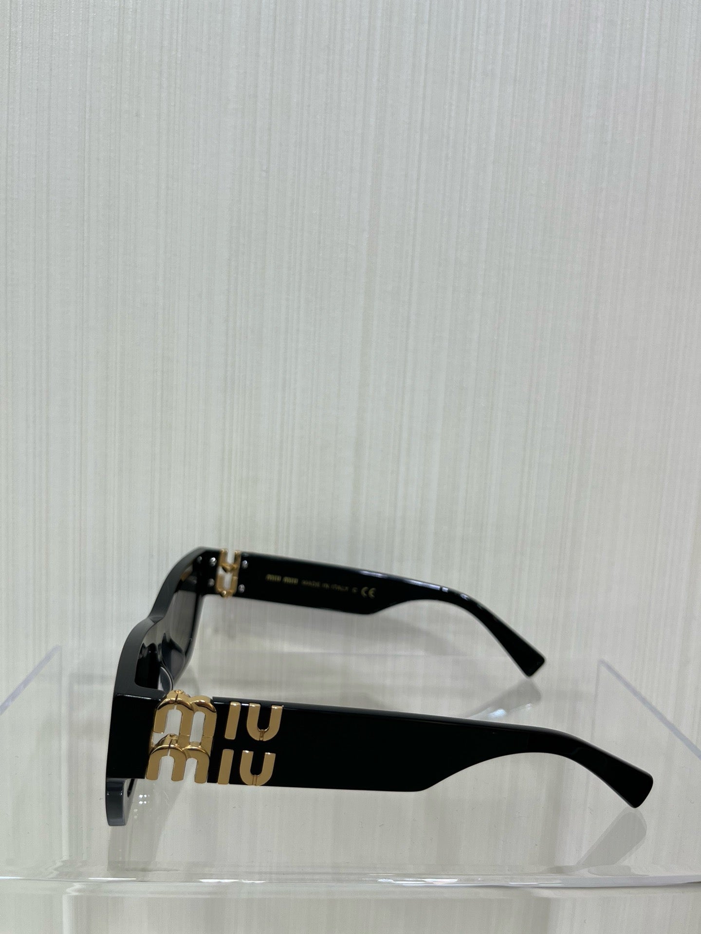 미우미우 선글라스 SMU09W