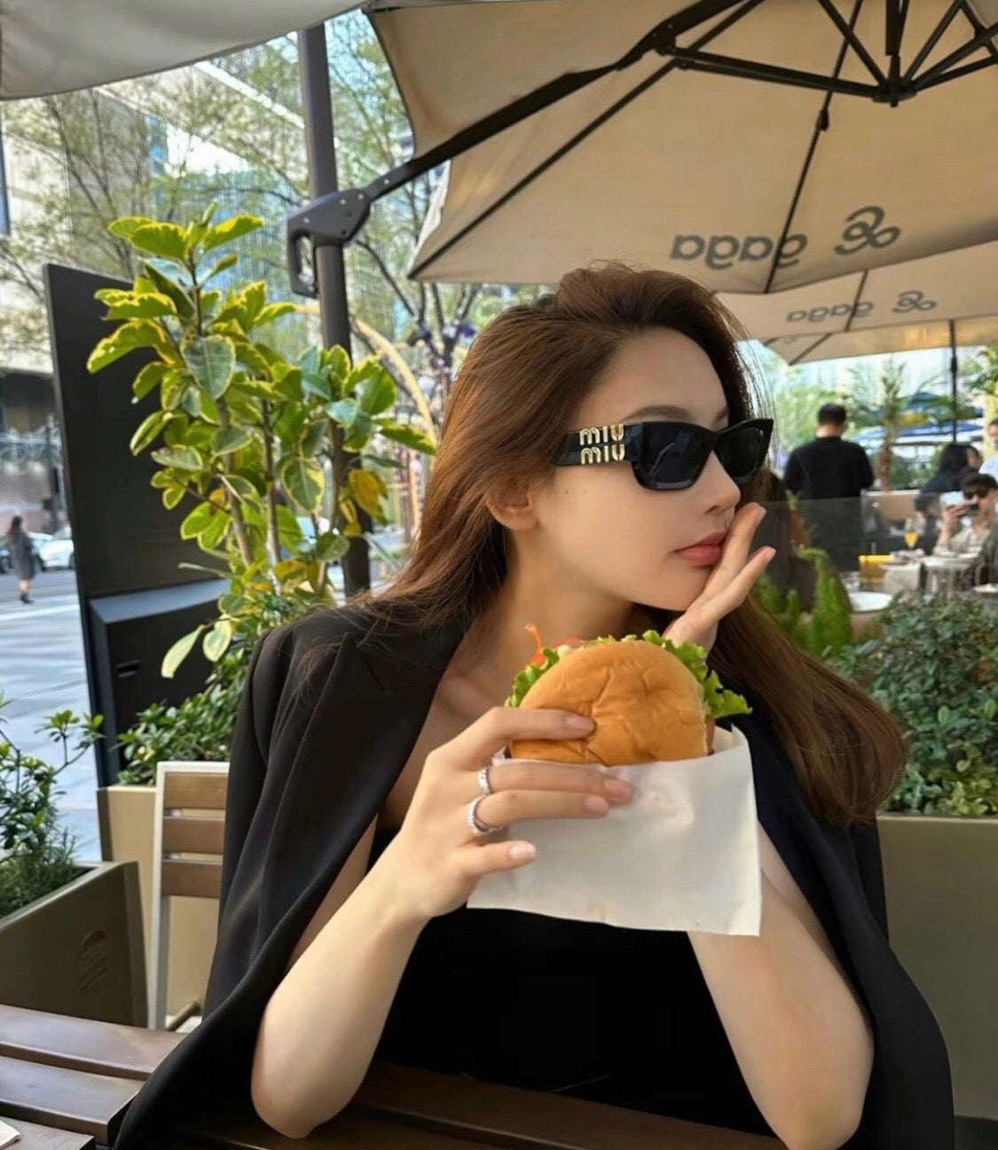 미우미우 선글라스 SMU09W