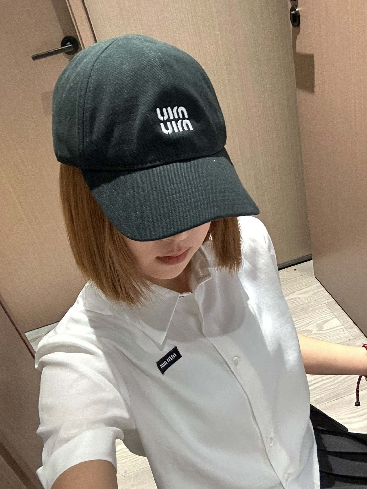 미우미우 볼캡