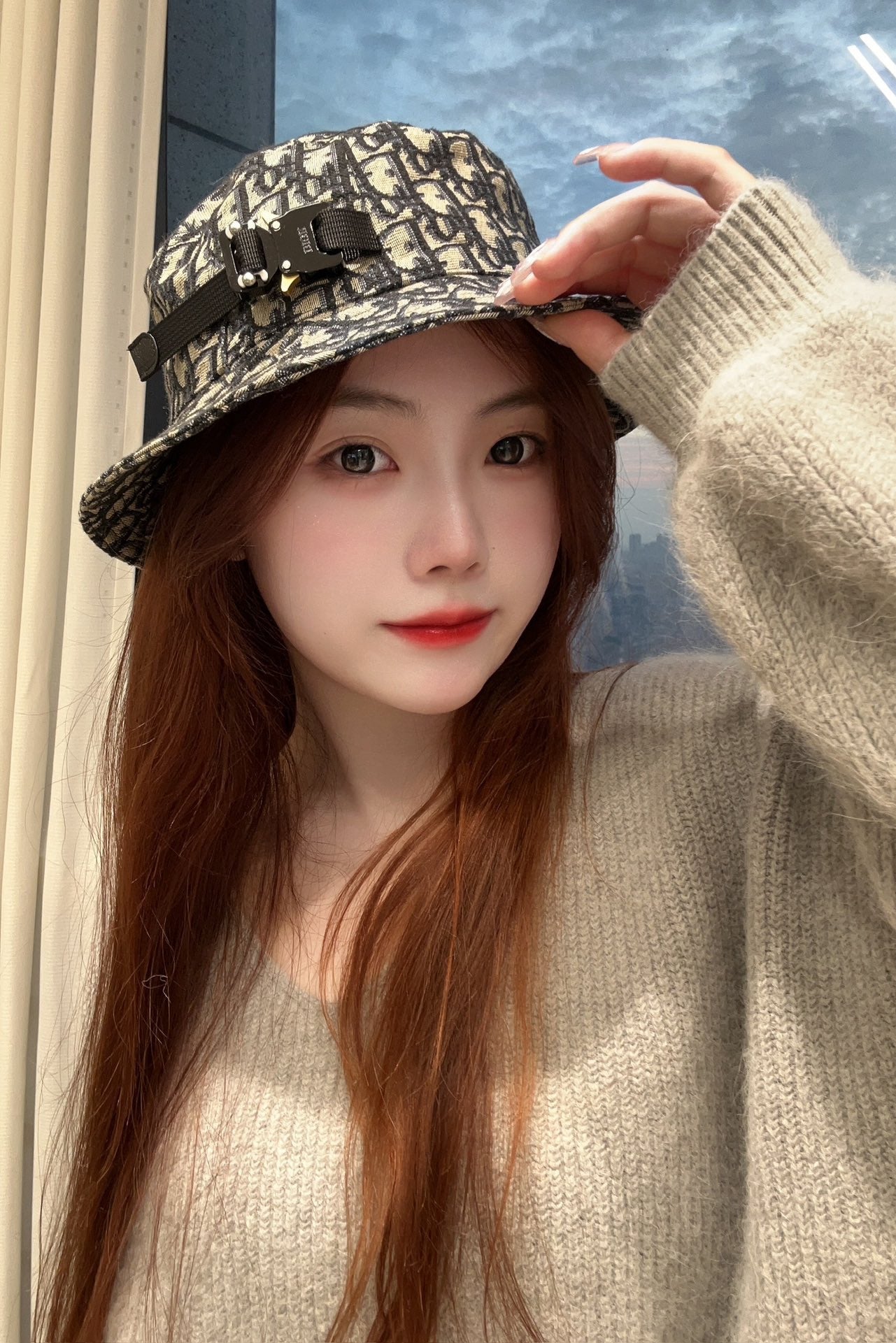 디올 버킷햇