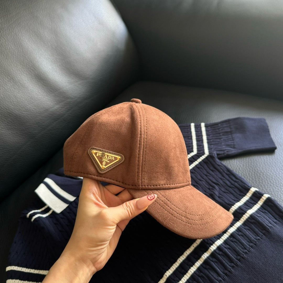프라다 볼캡